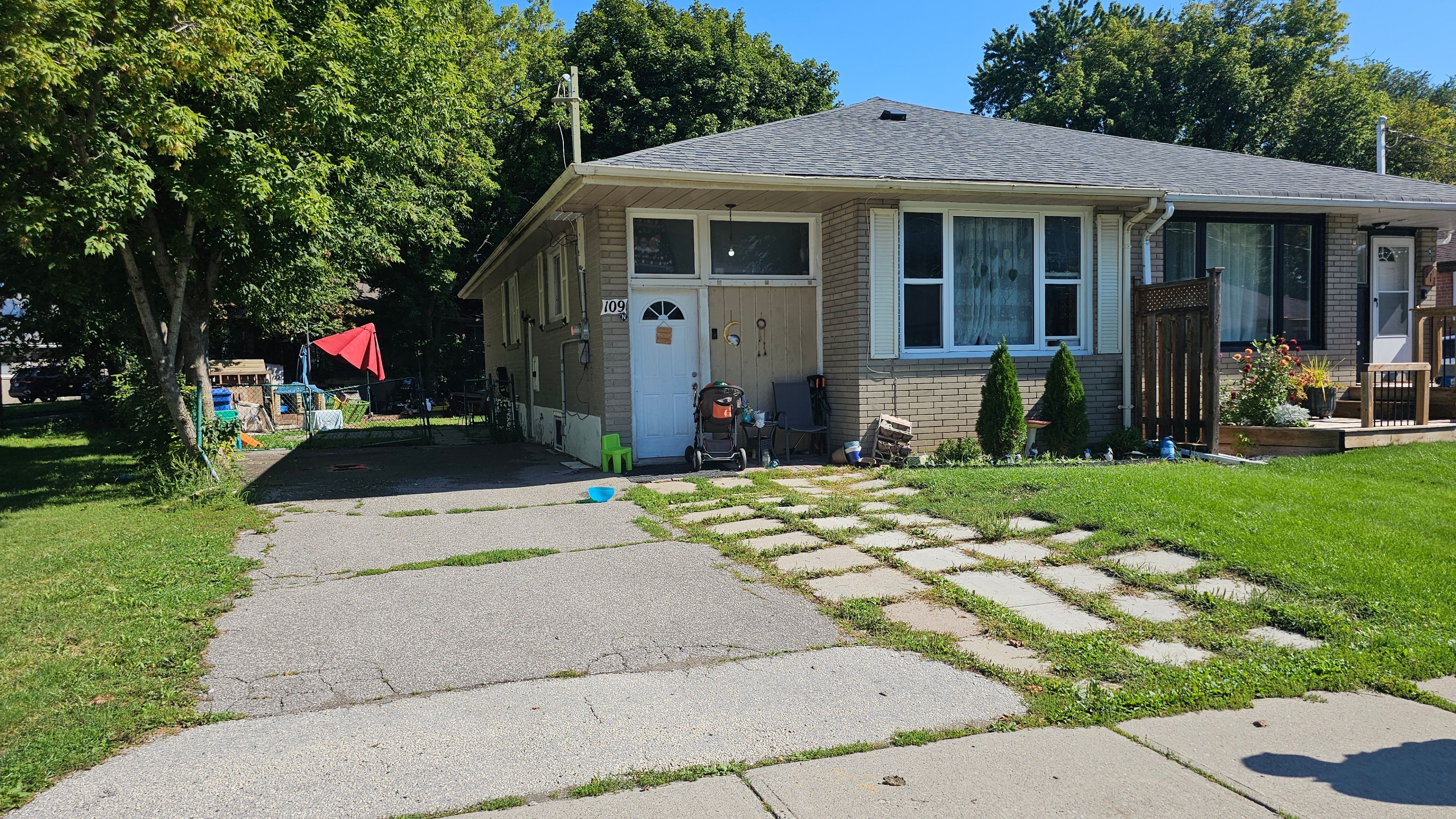 109 Sheldon Avenue Bsmt, Newmarket, On L3y 2v8