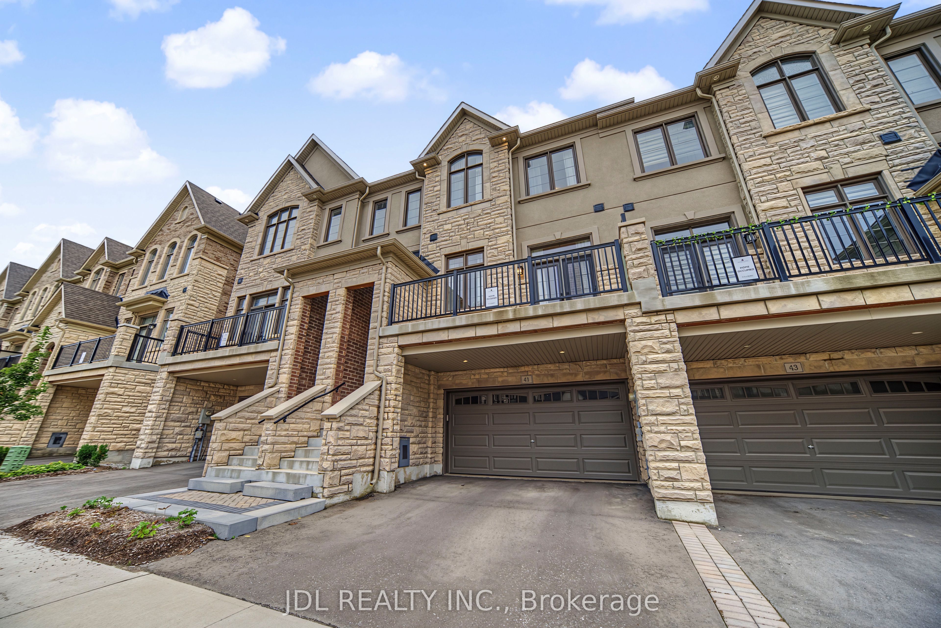 41 West Village Lane, Markham, On L6c 3l5