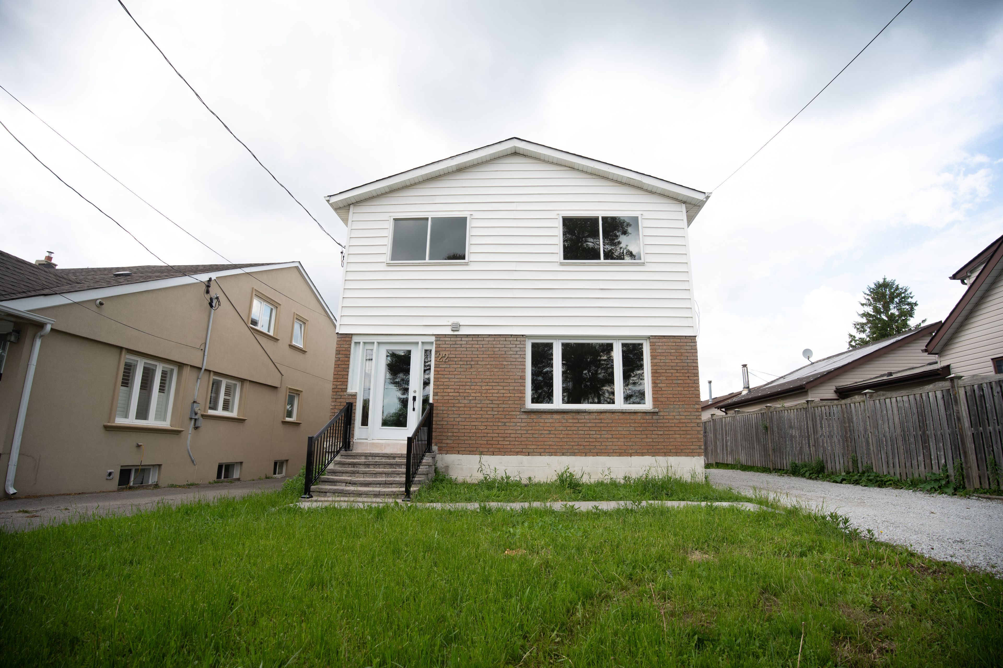 22 Elm Grove Avenue Upper, Richmond Hill, On L4e 2t1