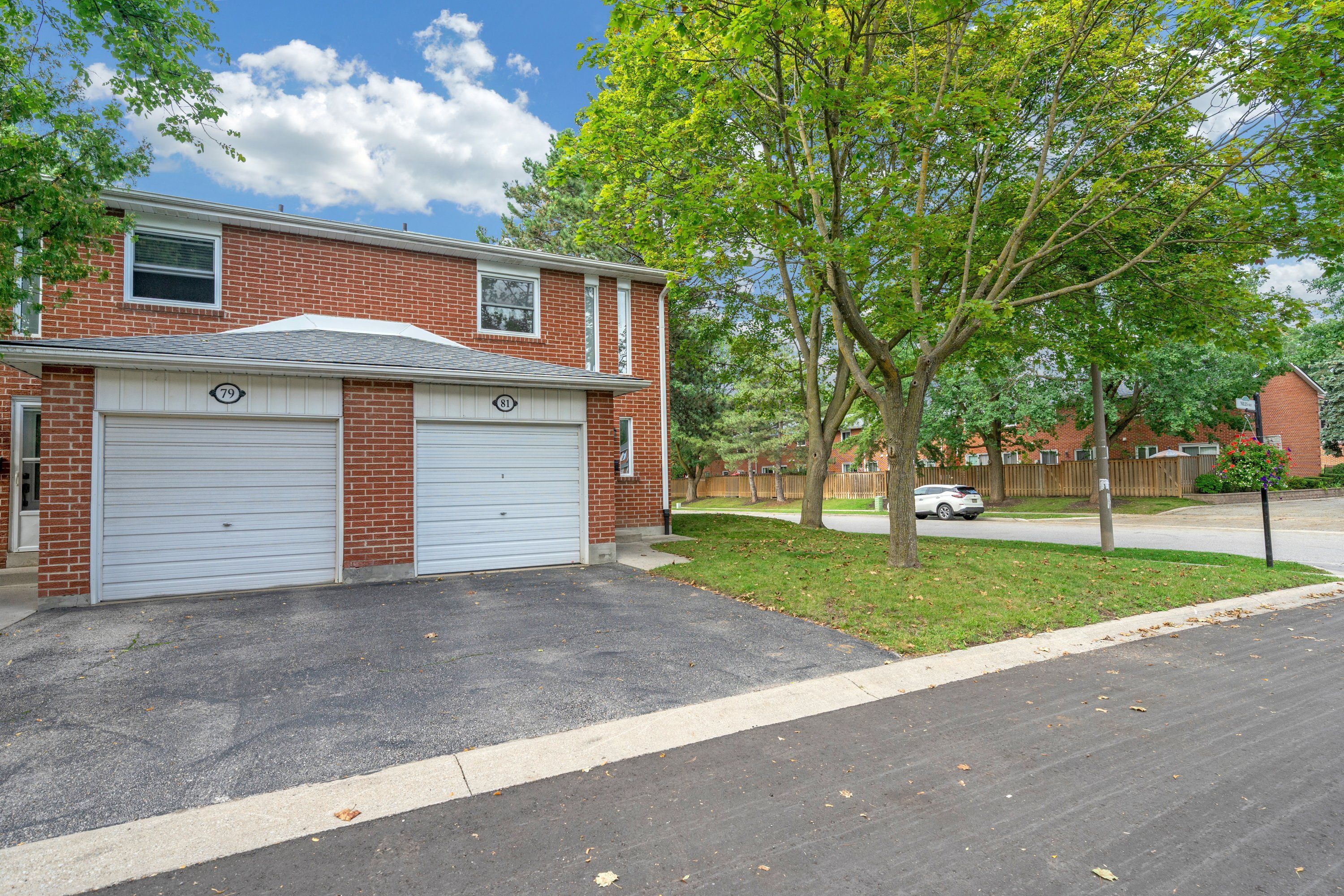 81 Niles Way 353, Markham, On L3t 5b7