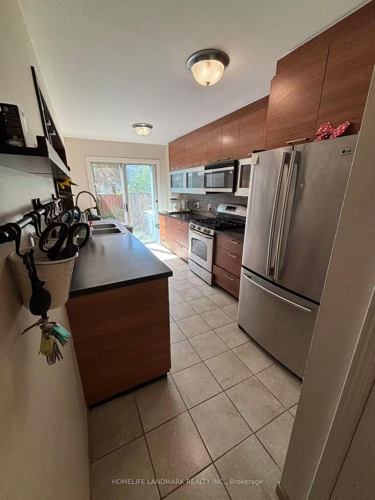 35 Moonlight Lane, Richmond Hill, On L4c 8k4