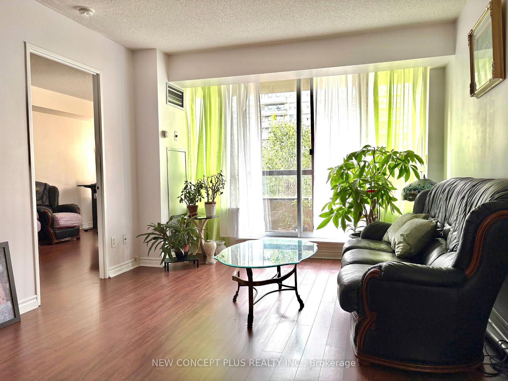 91 Townsgate Drive 506, Vaughan, On L4j 8e8