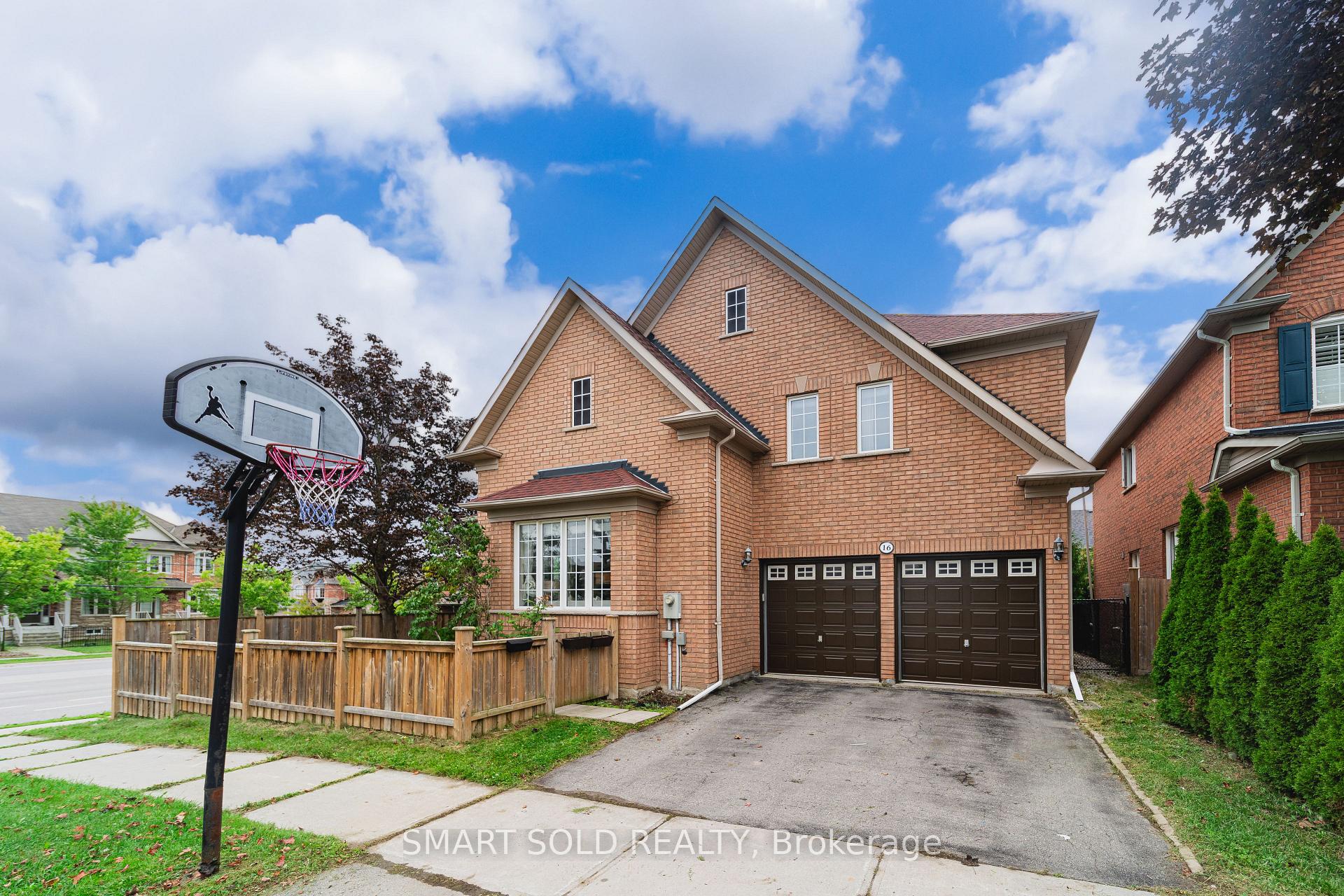 16 Courtney Crescent, Richmond Hill, On L4e 4b9