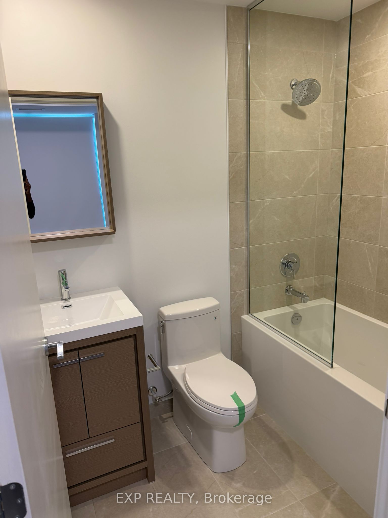 2101-5 Meadowdale Road, Vaughan, On L4k 0c7