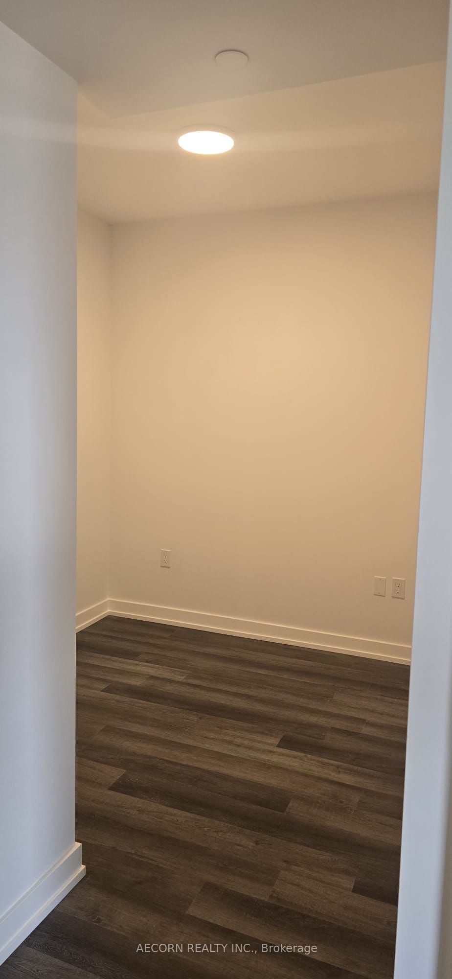 21 Meadowdale Road 1509, Vaughan, On L4k 0c7