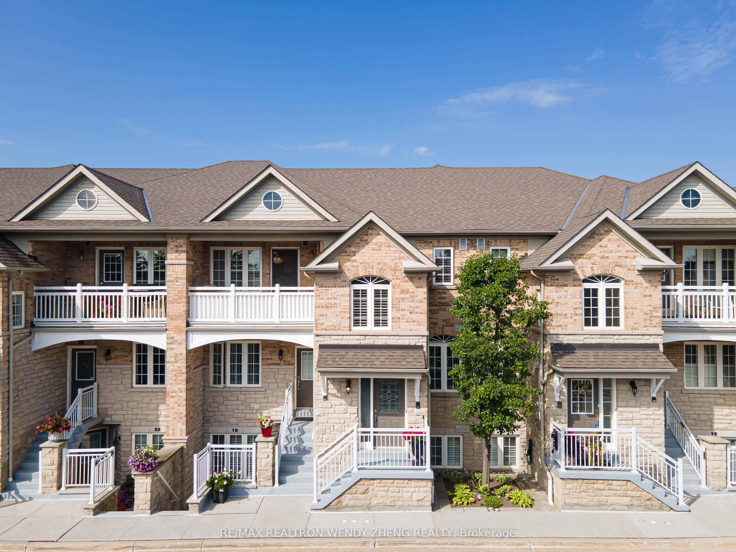 520 Silken Laumann Drive 21, Newmarket, On L3x 2s7