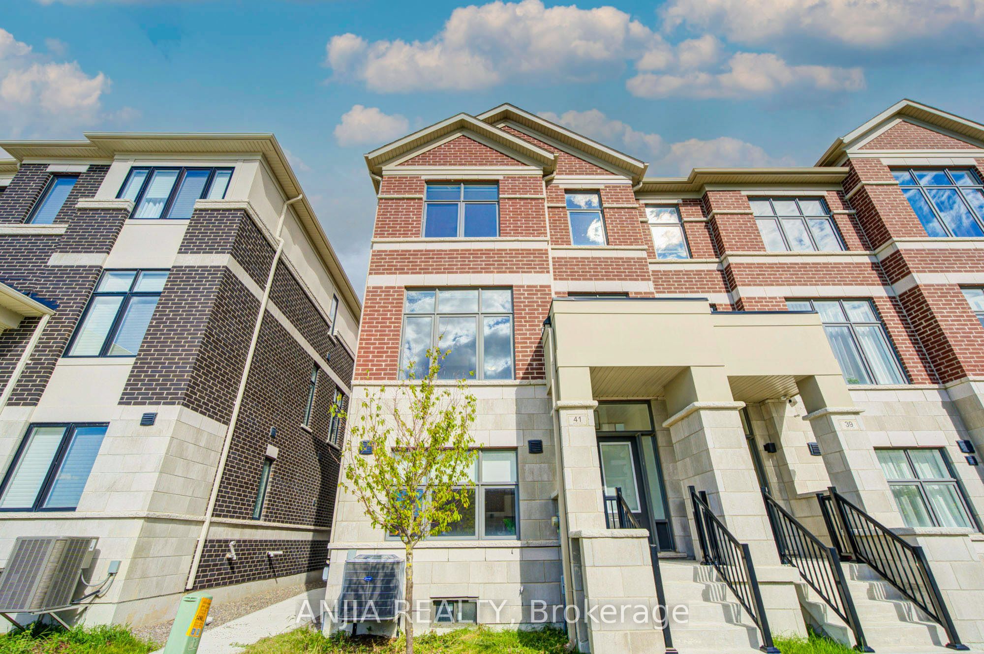 41 Kahshe Lane, Richmond Hill, On L4s 0n7