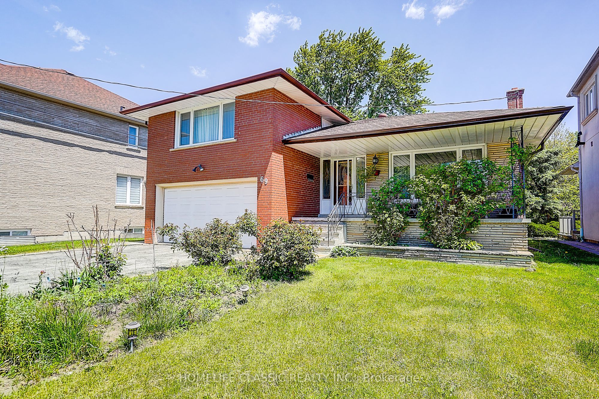 69 Elm Avenue, Richmond Hill, On L4c 6k8