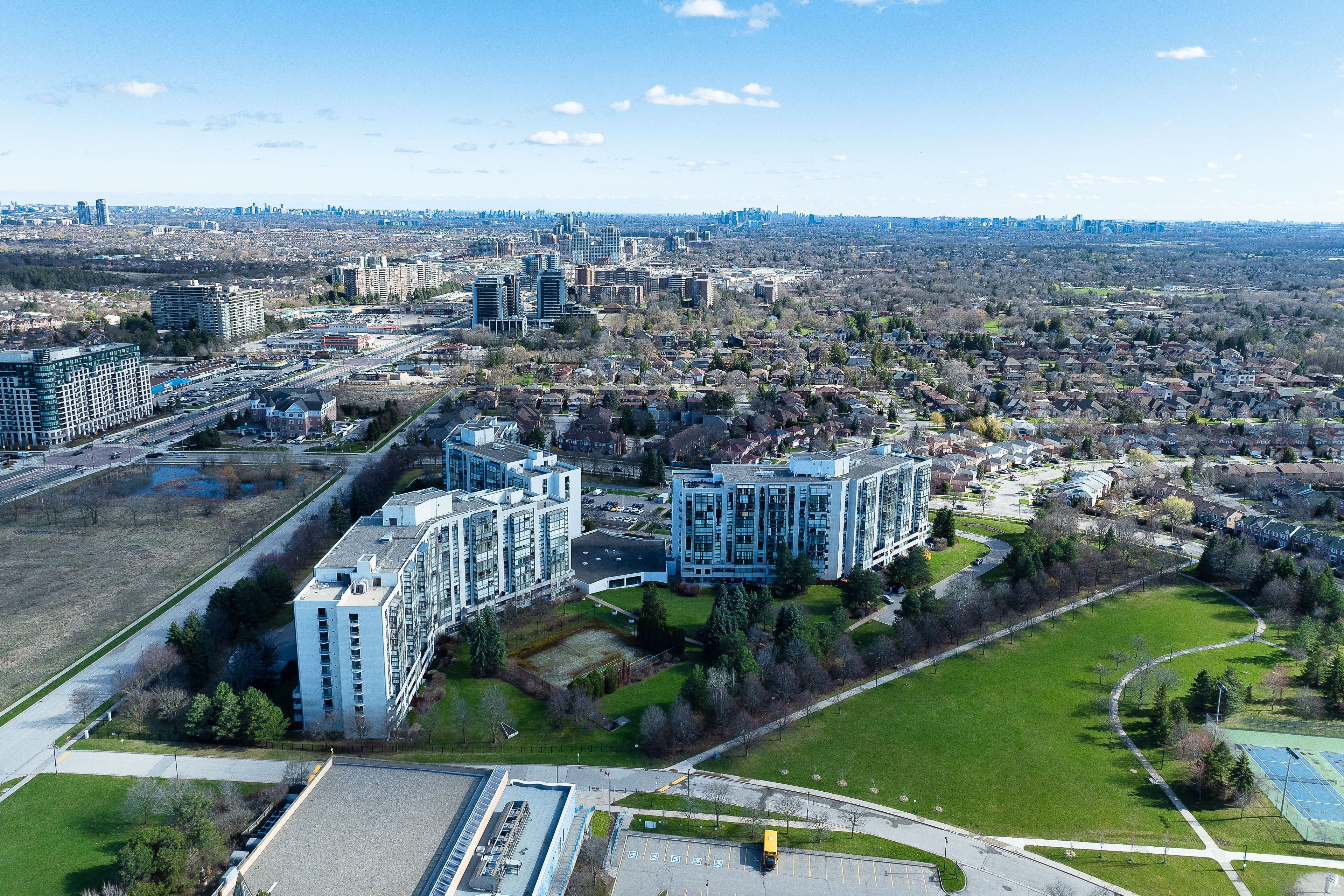 30 Harding Boulevard W Ph01, Richmond Hill, On L4c 9m3