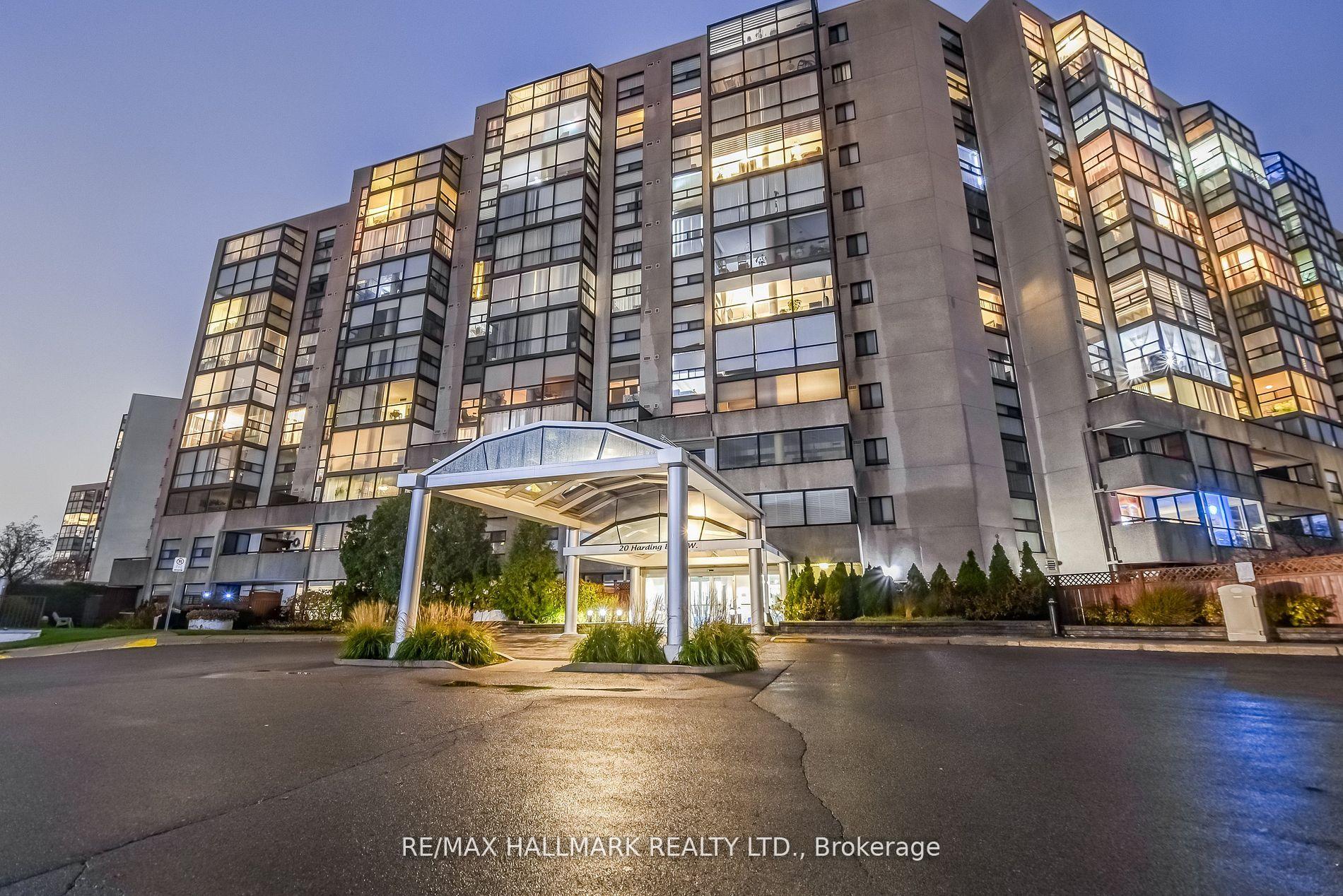 20 Harding Boulevard W 1211, Richmond Hill, On L4c 9s4