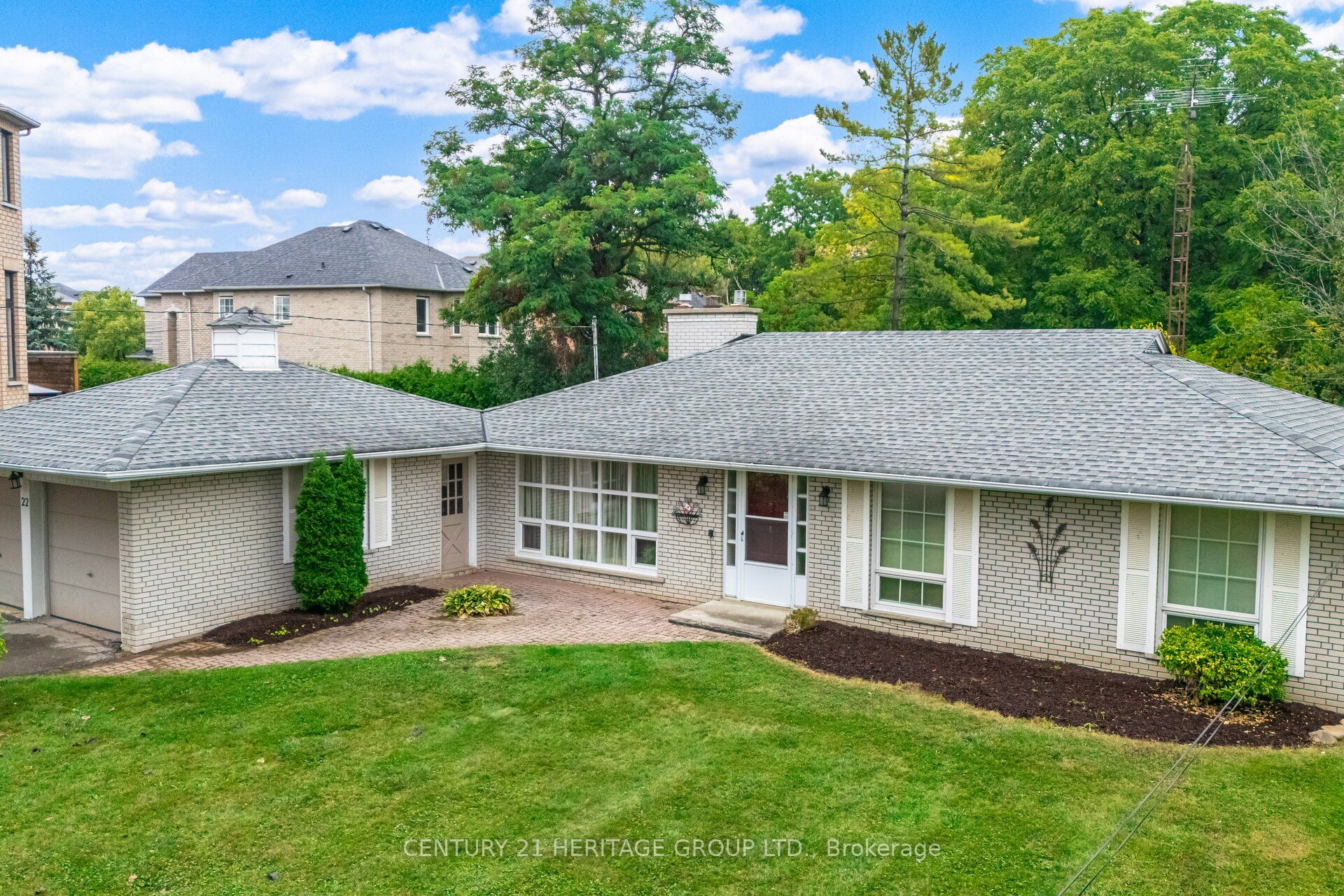 22 Poplar Drive, Richmond Hill, On L4e 2x6