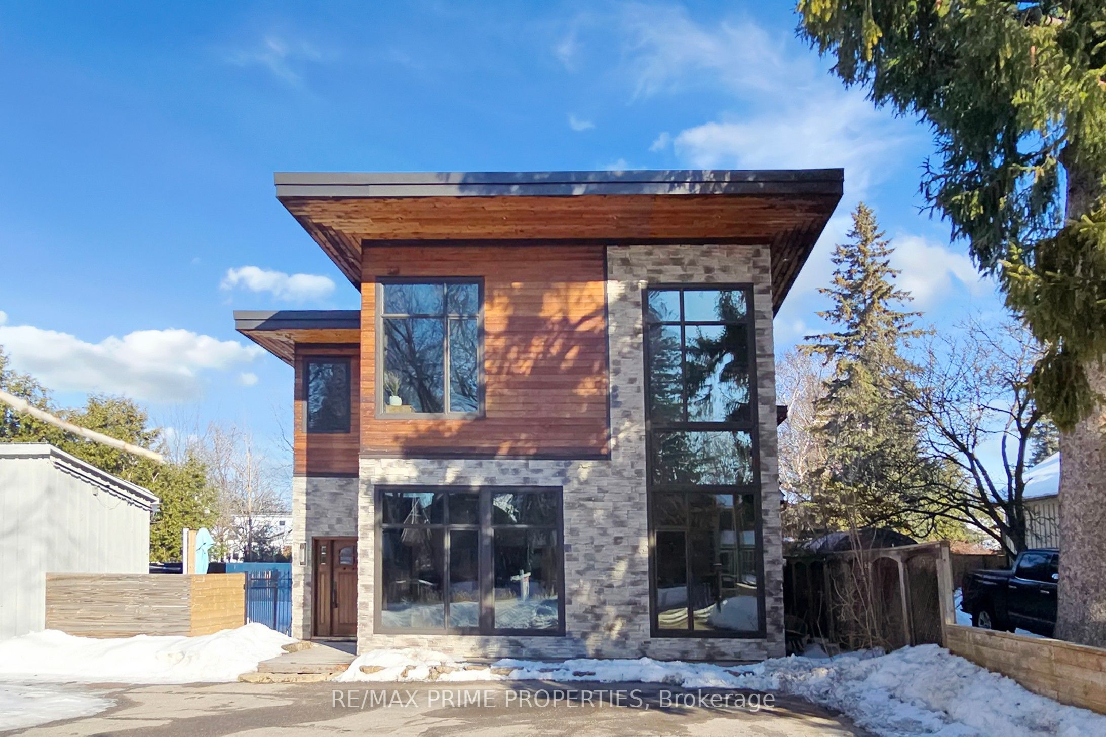 227 Second Street, Whitchurch-Stouffville, On L4a 1b9