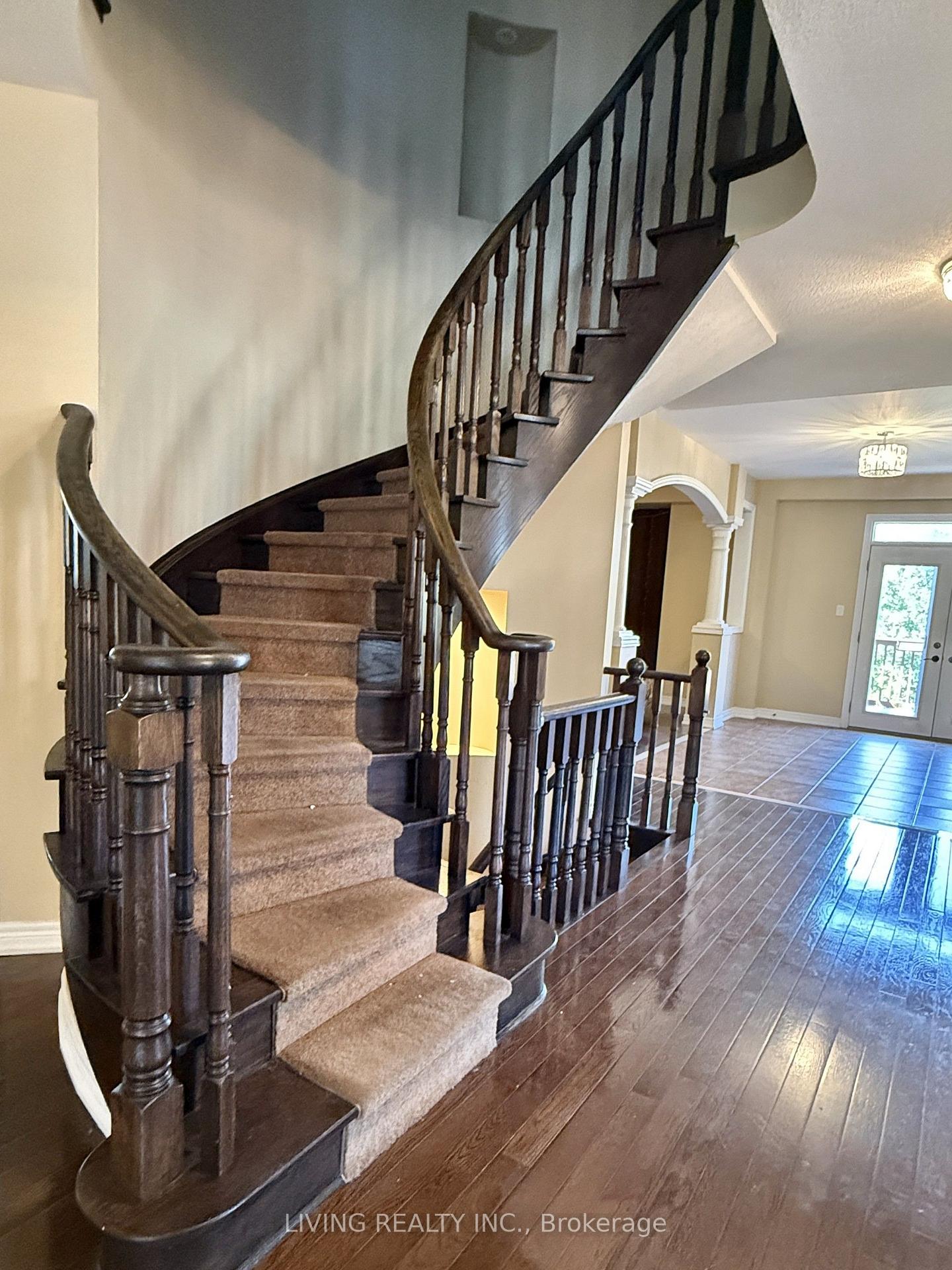 16 Westlea Avenue, Richmond Hill, On L4e 0h7