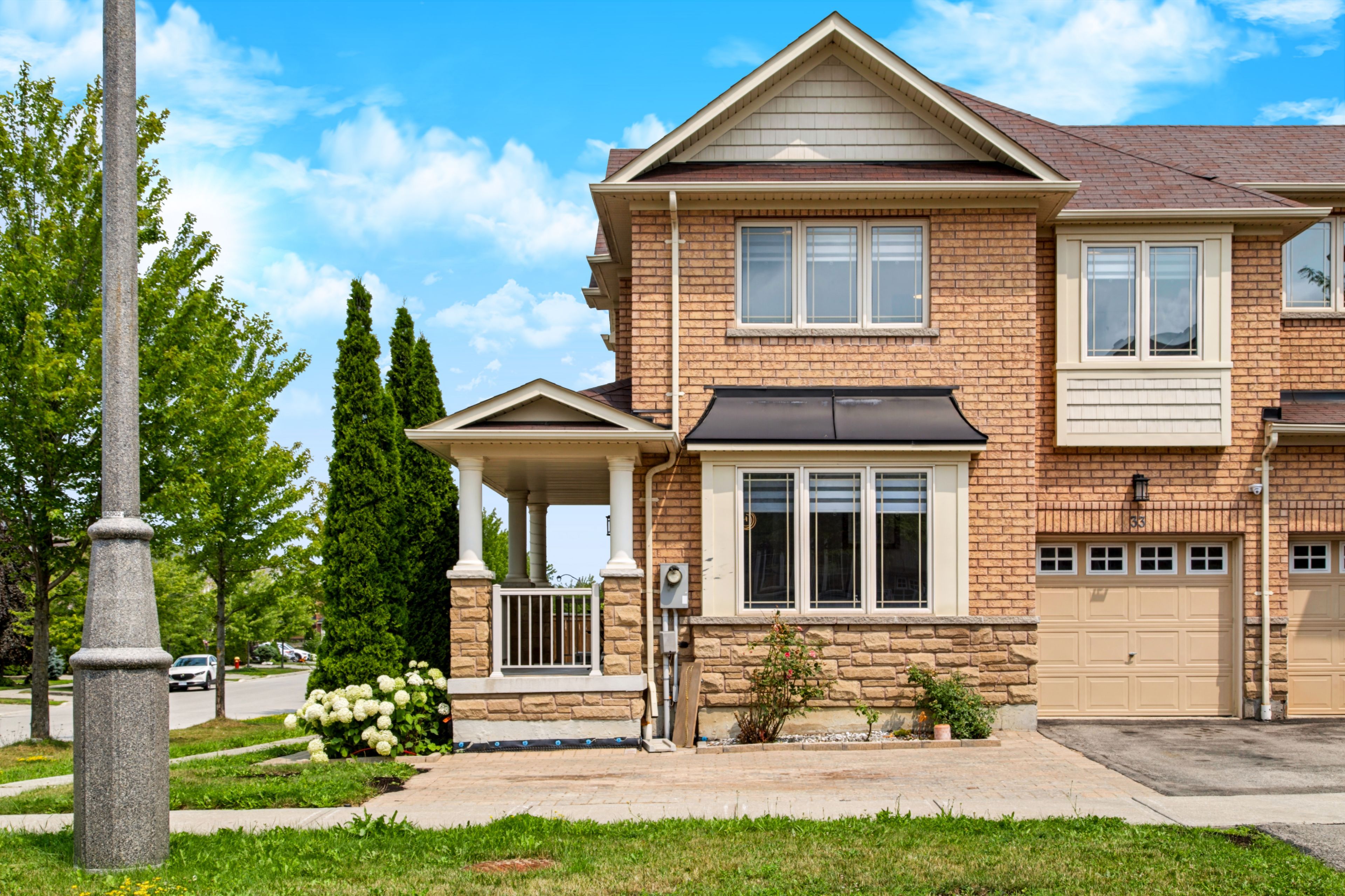 33 Winisk Street, Richmond Hill, On L4e 0l5