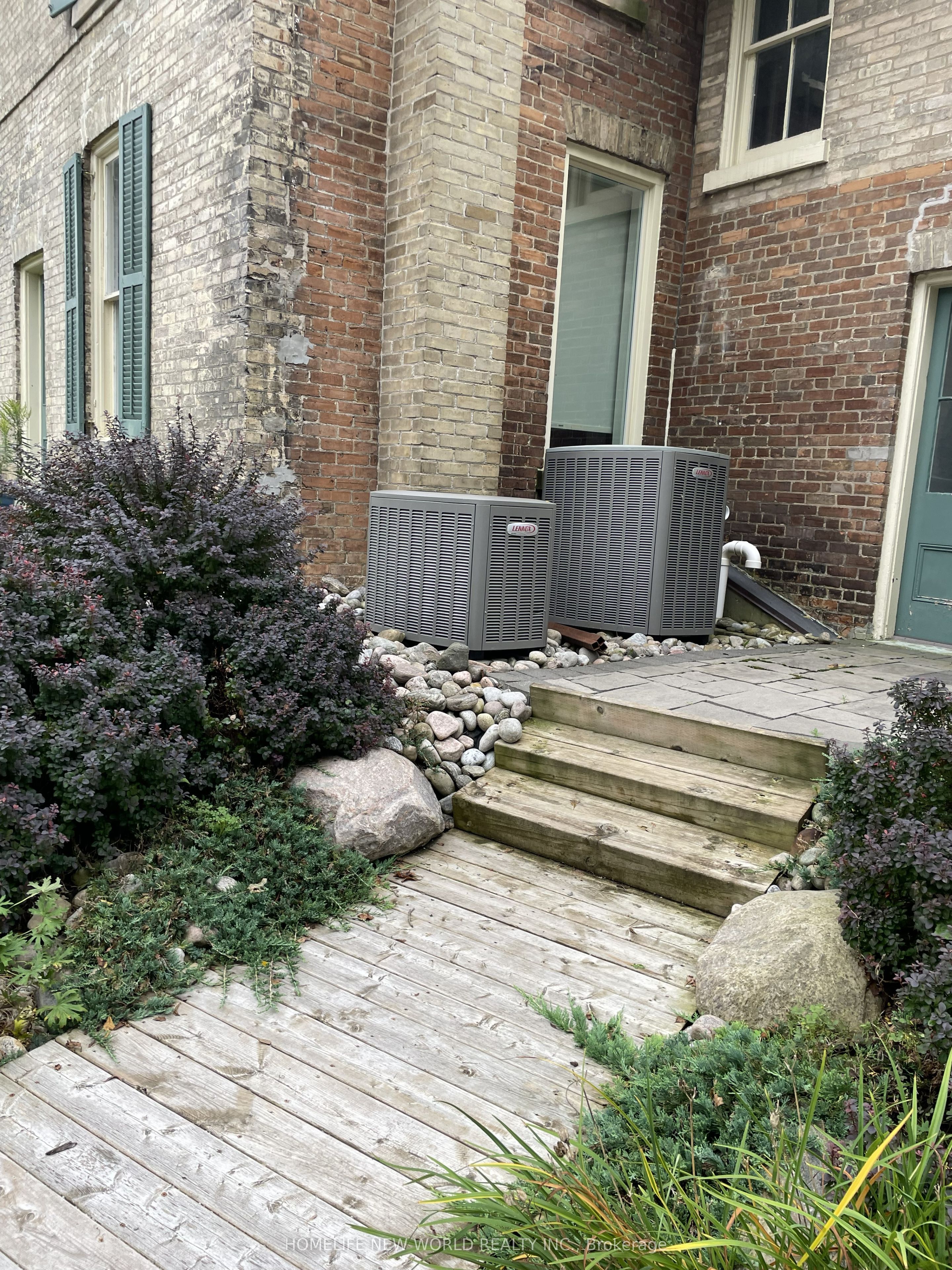 15342 Yonge Street, Aurora, On L4g 1n8