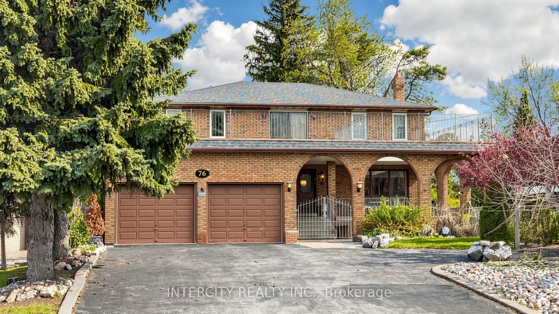 76 Spruce Avenue, Richmond Hill, On L4c 6w1