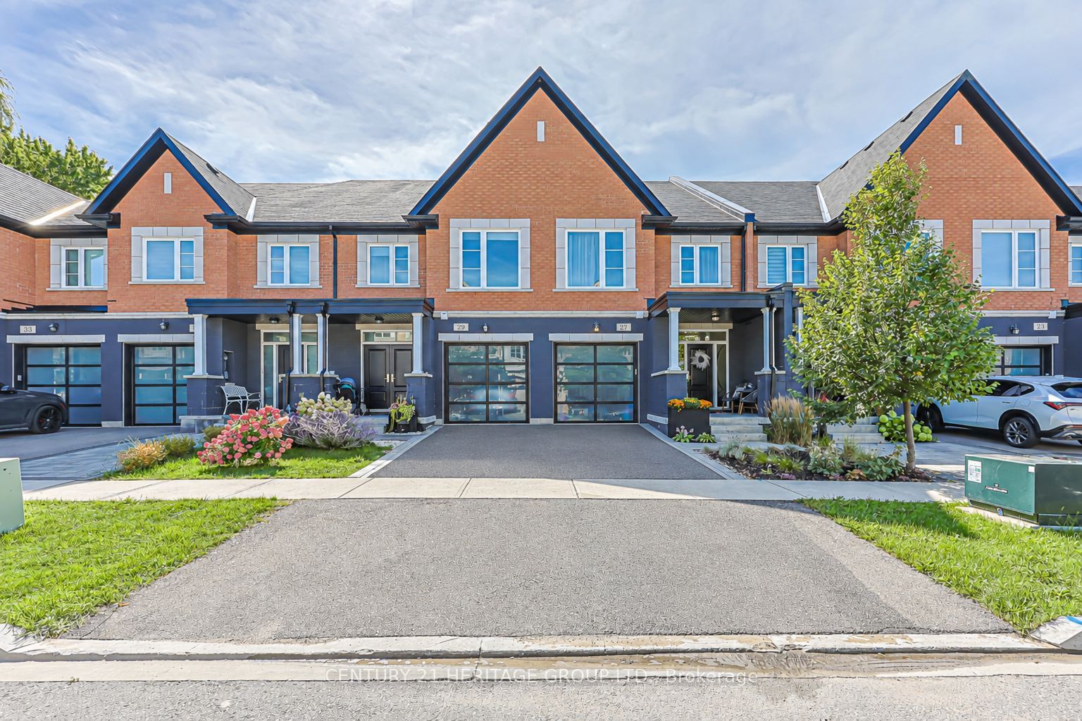 27 Lowther Avenue, Richmond Hill, On L4e 2z6