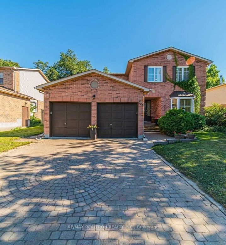 328 Salisbury Lane, Newmarket, On L3y 8a6