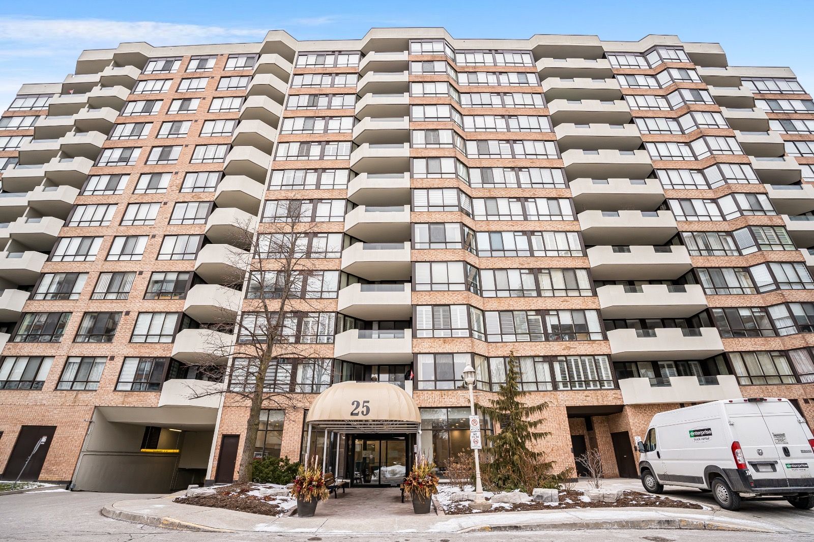 25 Austin Drive 817, Markham, On L3r 8h4