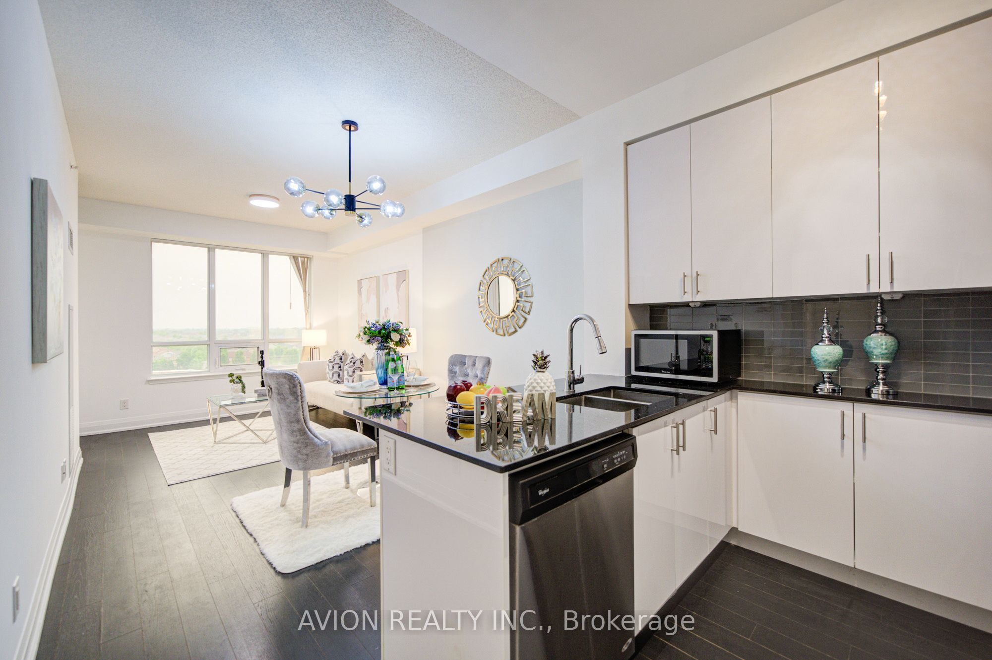 9582 Markham Road 907, Markham, On L6e 0t4