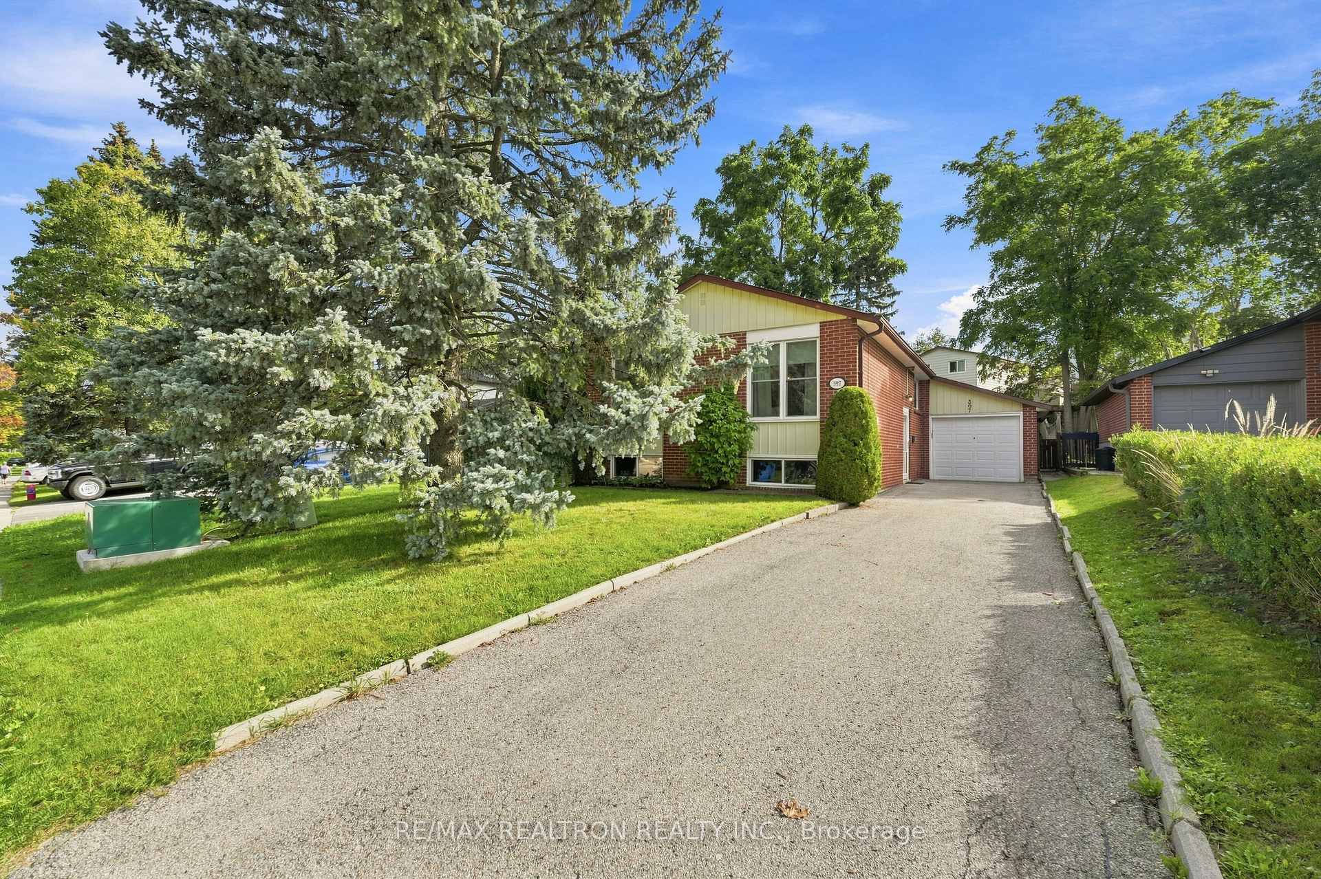 397 Sandford Street, Newmarket, On L3y 4s5