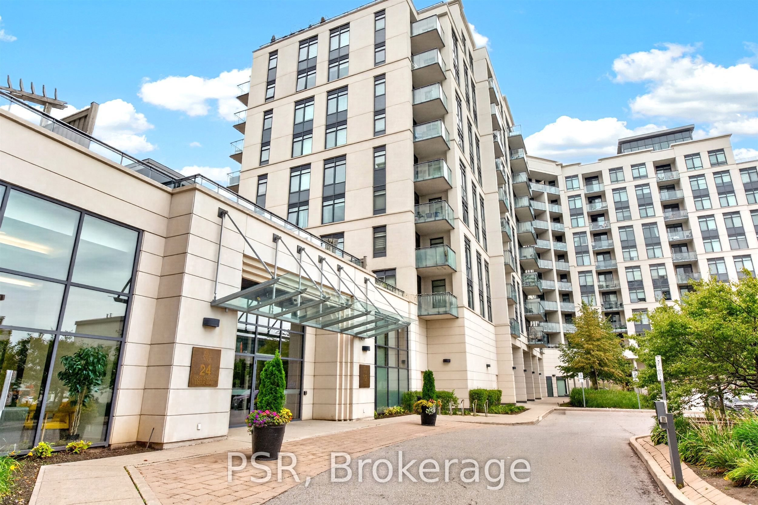 12 Woodstream Boulevard 717, Vaughan, On L4l 8c3