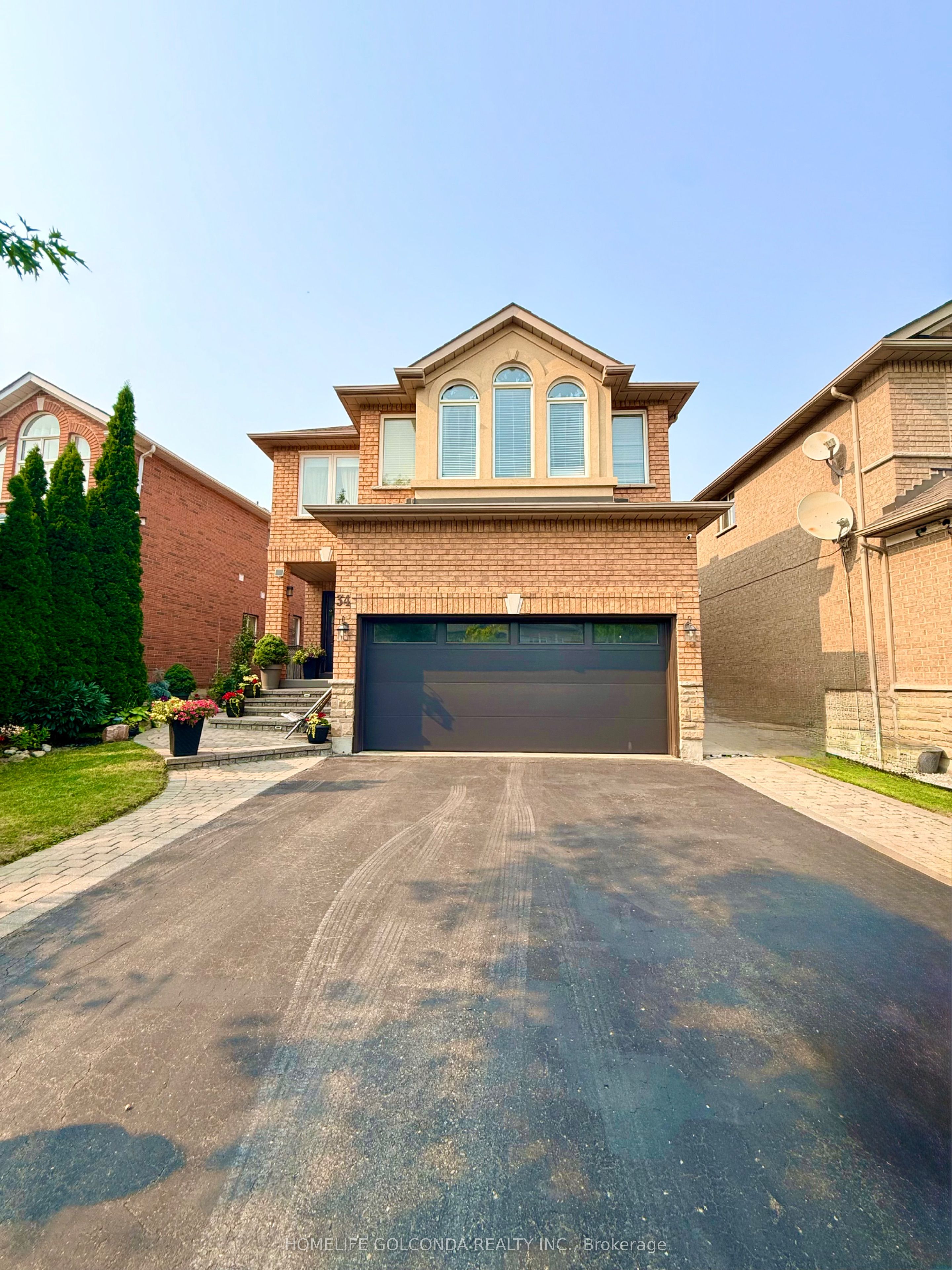 34 Linda Margaret Crescent, Richmond Hill, On L4s 2b6
