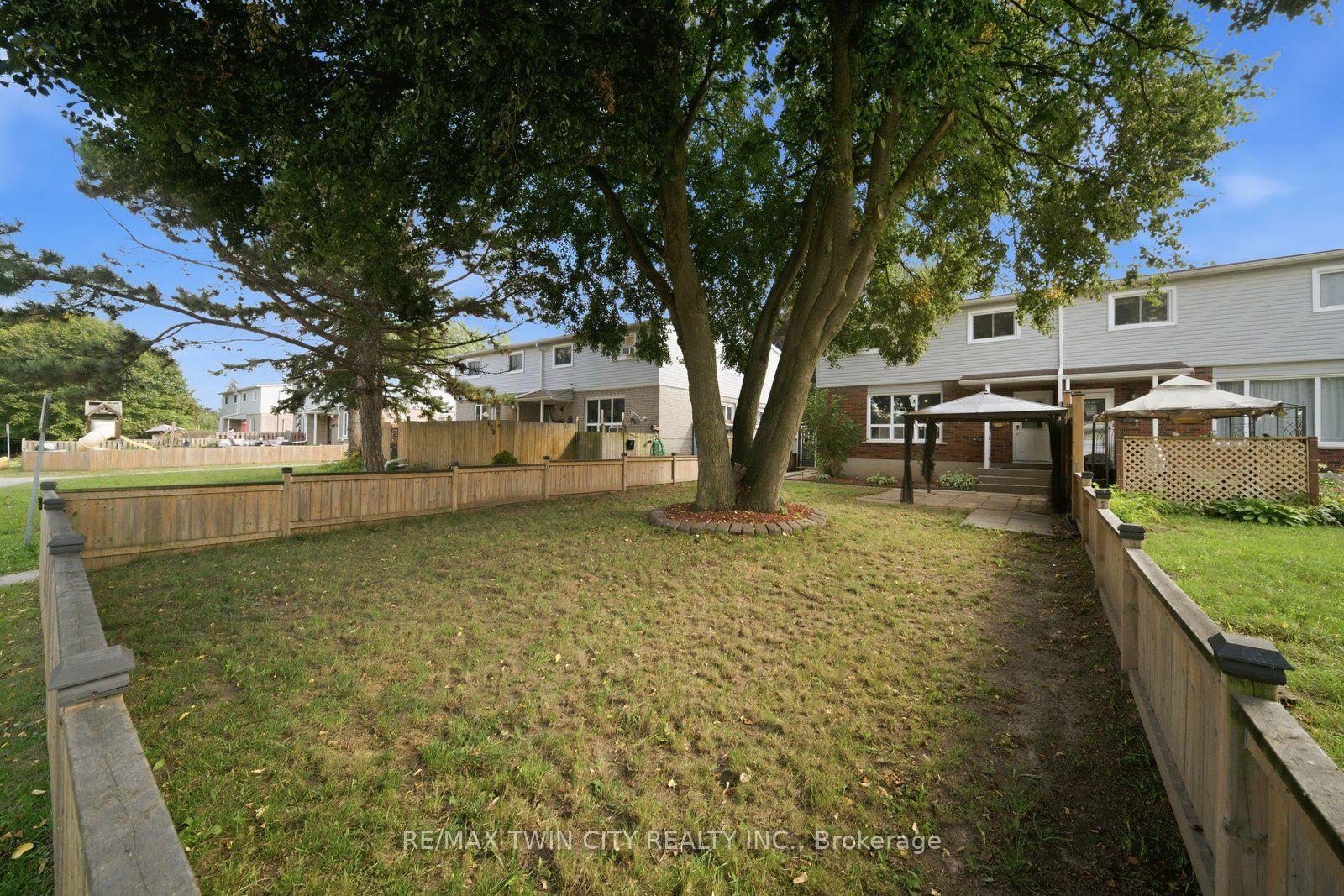 63 Metcalfe, Unit C Metcalfe Crescent, Brantford, On N3r 2l7