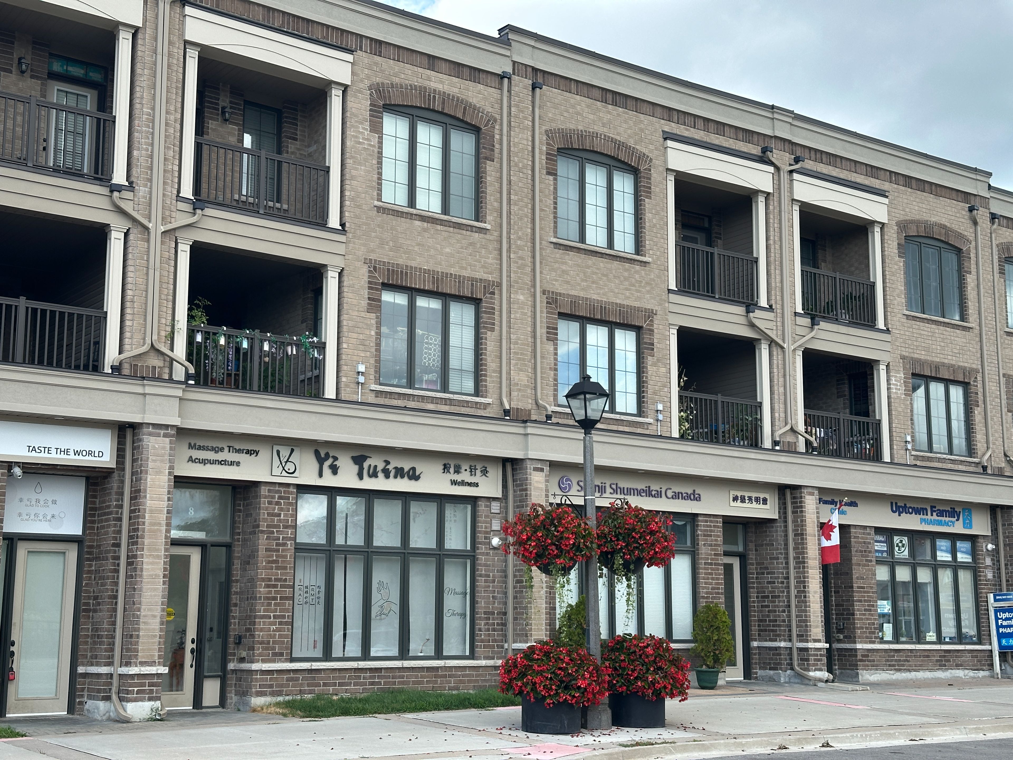 8 Nipigon Avenue, Markham, On L6c 0x7