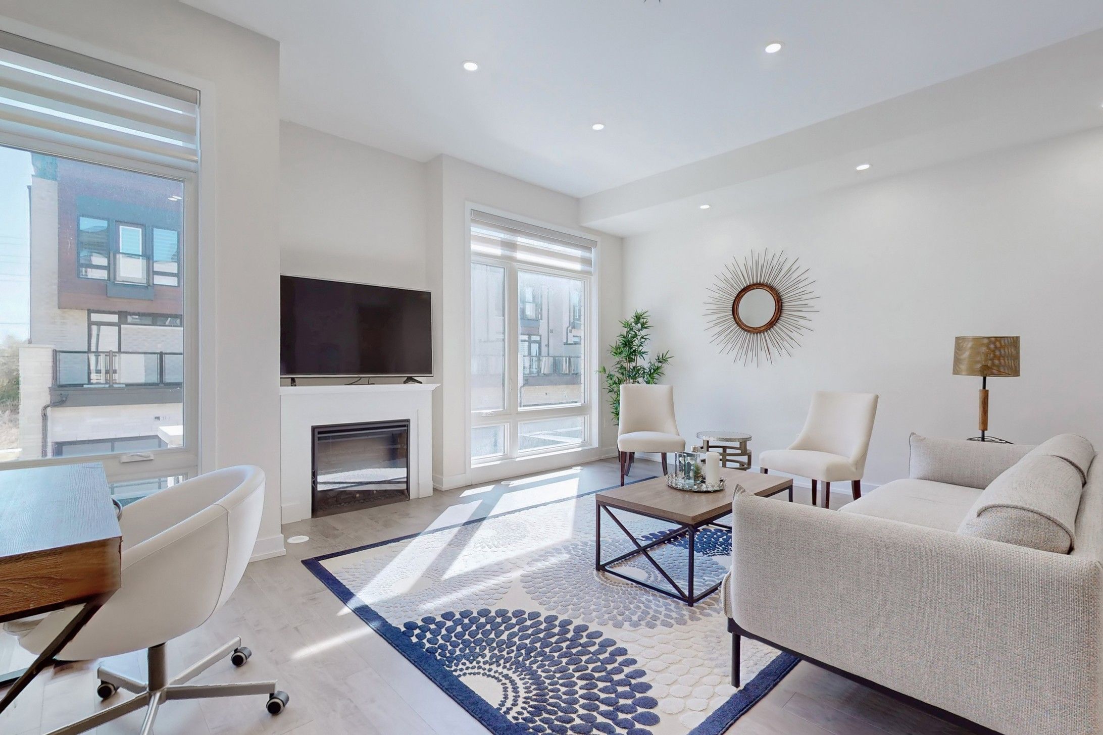 16 Credit Lane, Richmond Hill, On L4e 1g9