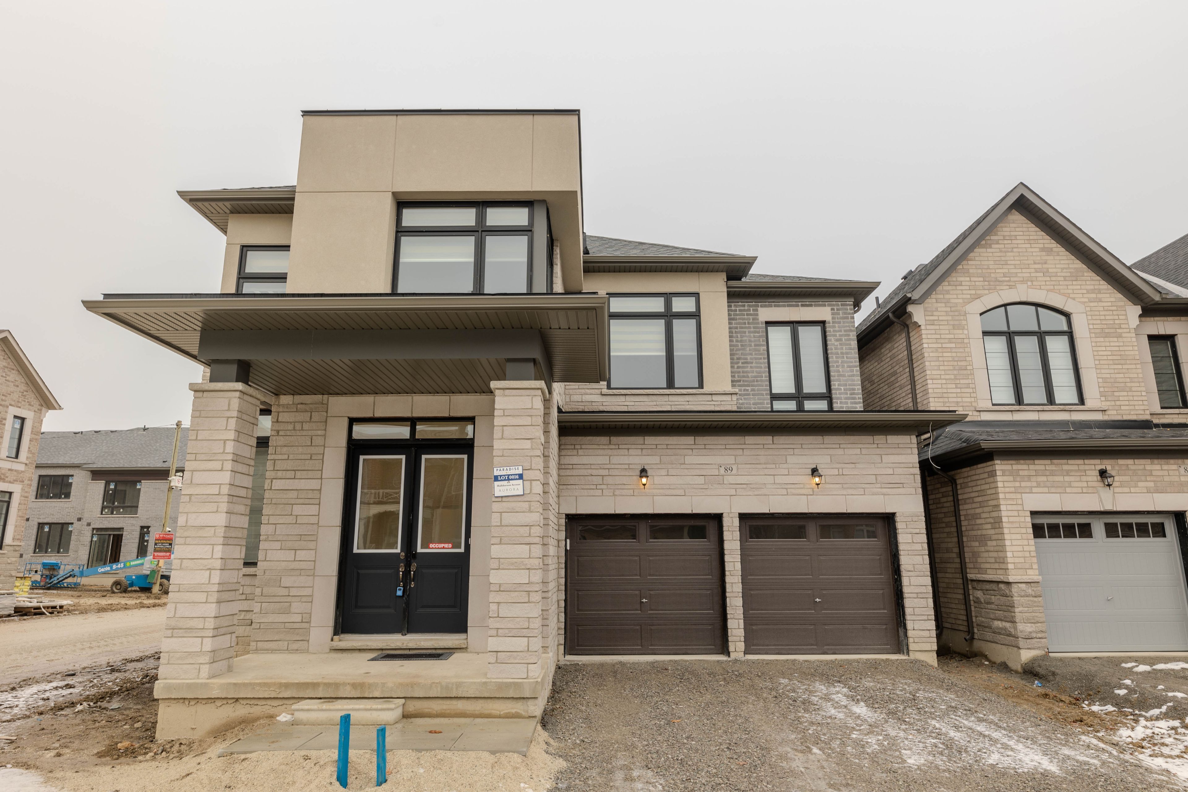 89 Halldorson Avenue, Aurora, On L4g 7z4