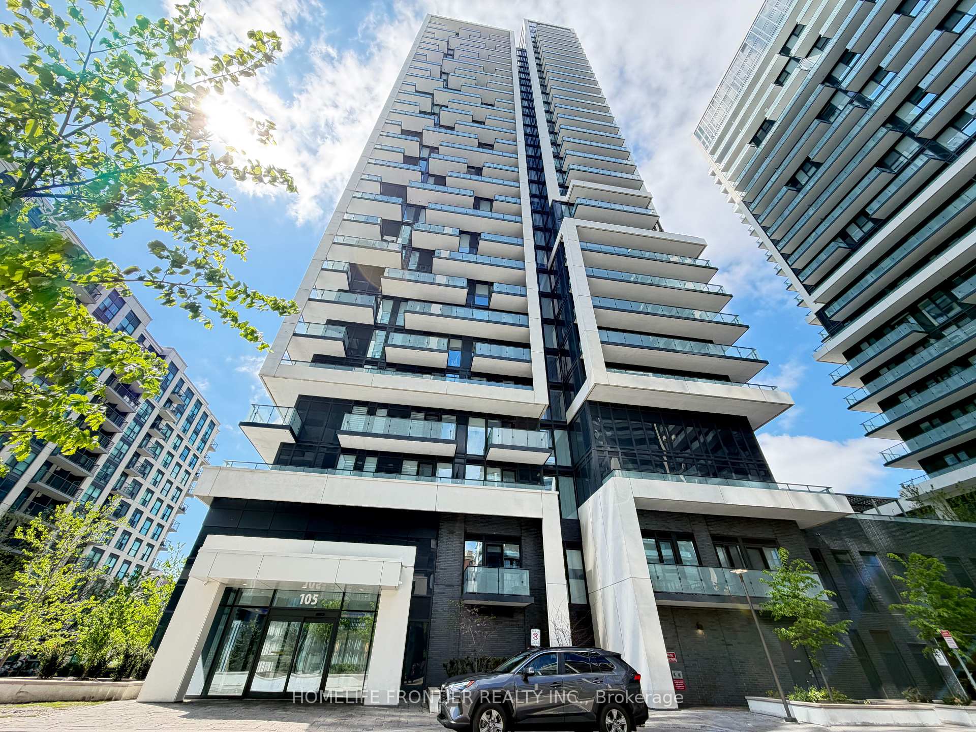 105 Oneida Crescent 607, Richmond Hill, On L4b 0h6