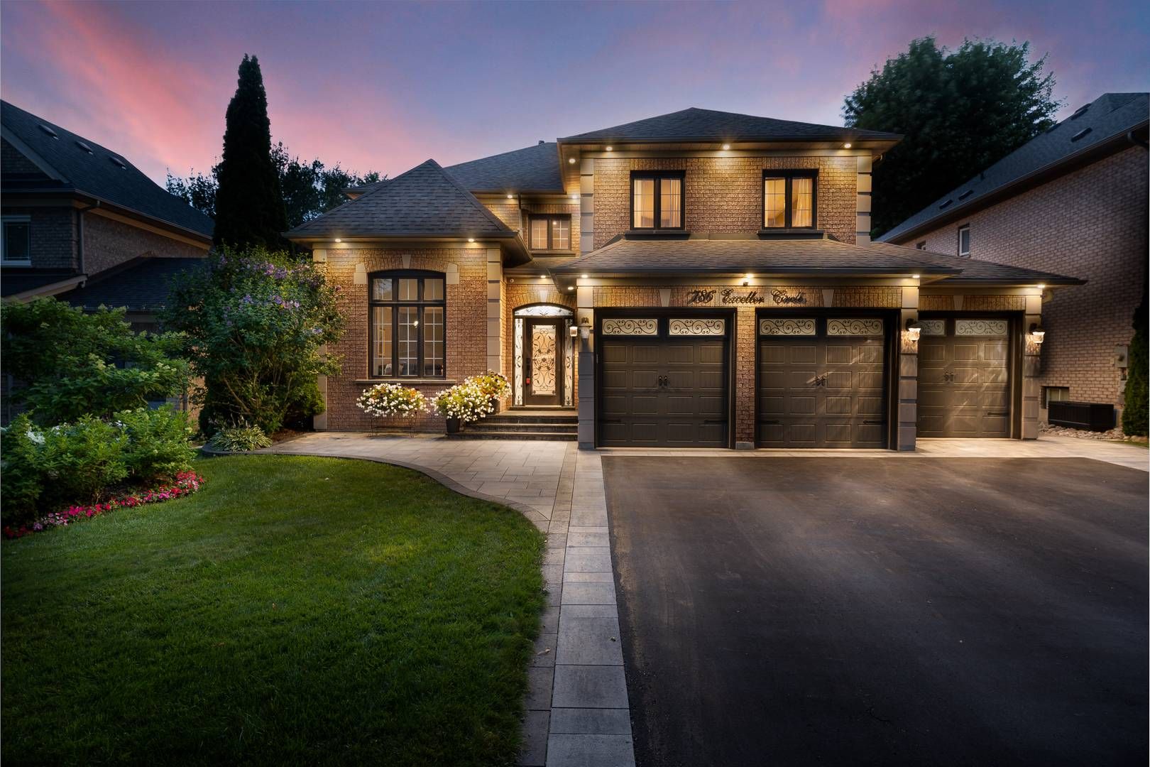 786 Exceller Circle, Newmarket, On L3x 1p5