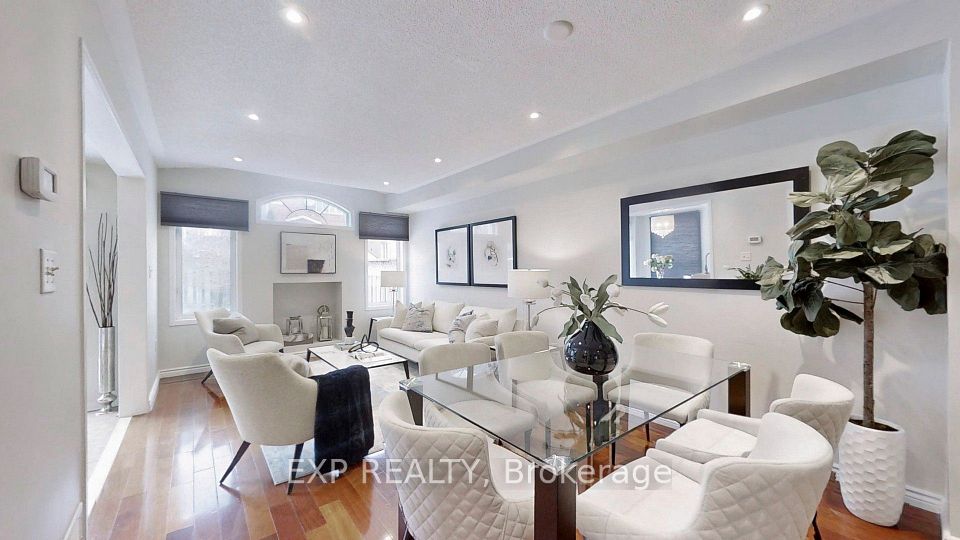 8 Hacienda Drive, Richmond Hill, On L4e 3x1