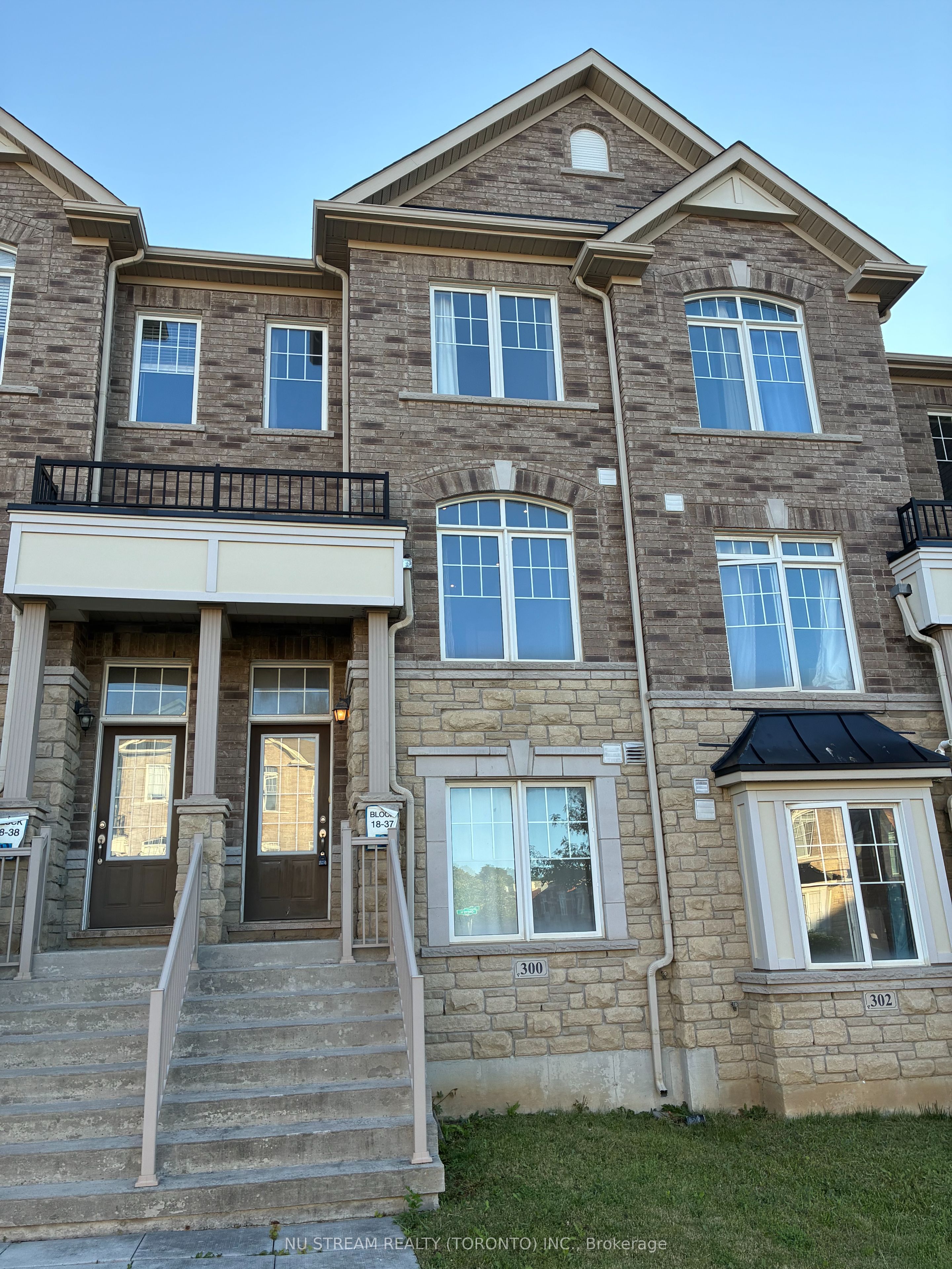 300 Delray Drive, Markham, On L6e 0r1