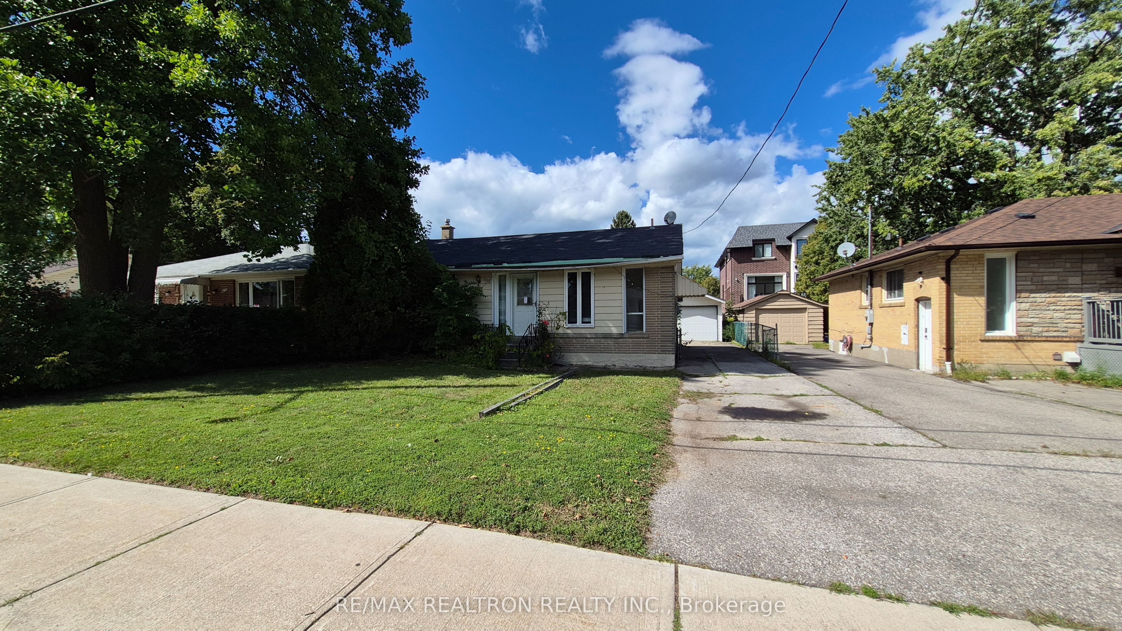 303 Boisdale Avenue, Richmond Hill, On L4c 1r4