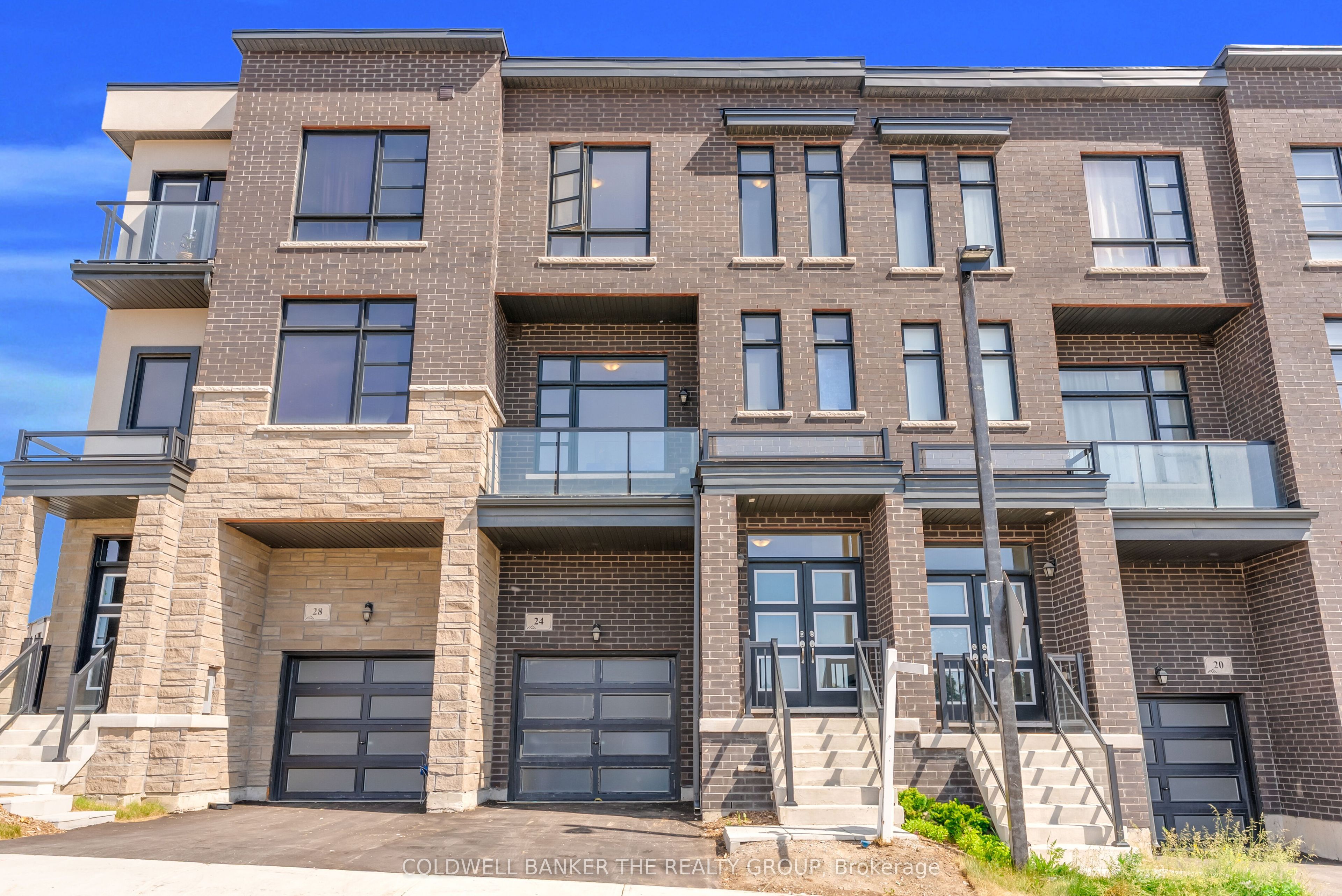24 Wascana Road, Vaughan, On L4h 5h1