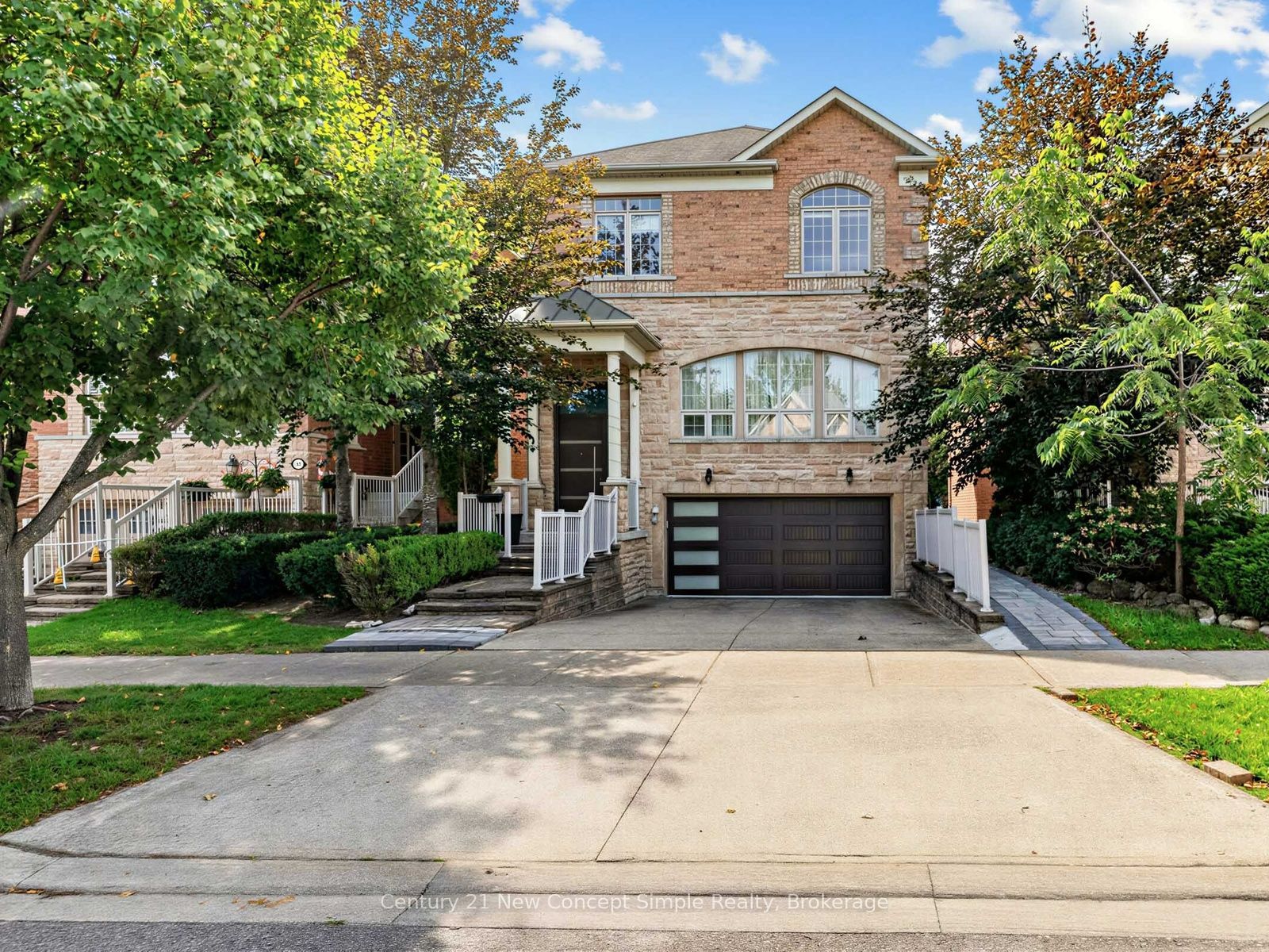 161 Townsgate Drive, Vaughan, On L4j 8j5