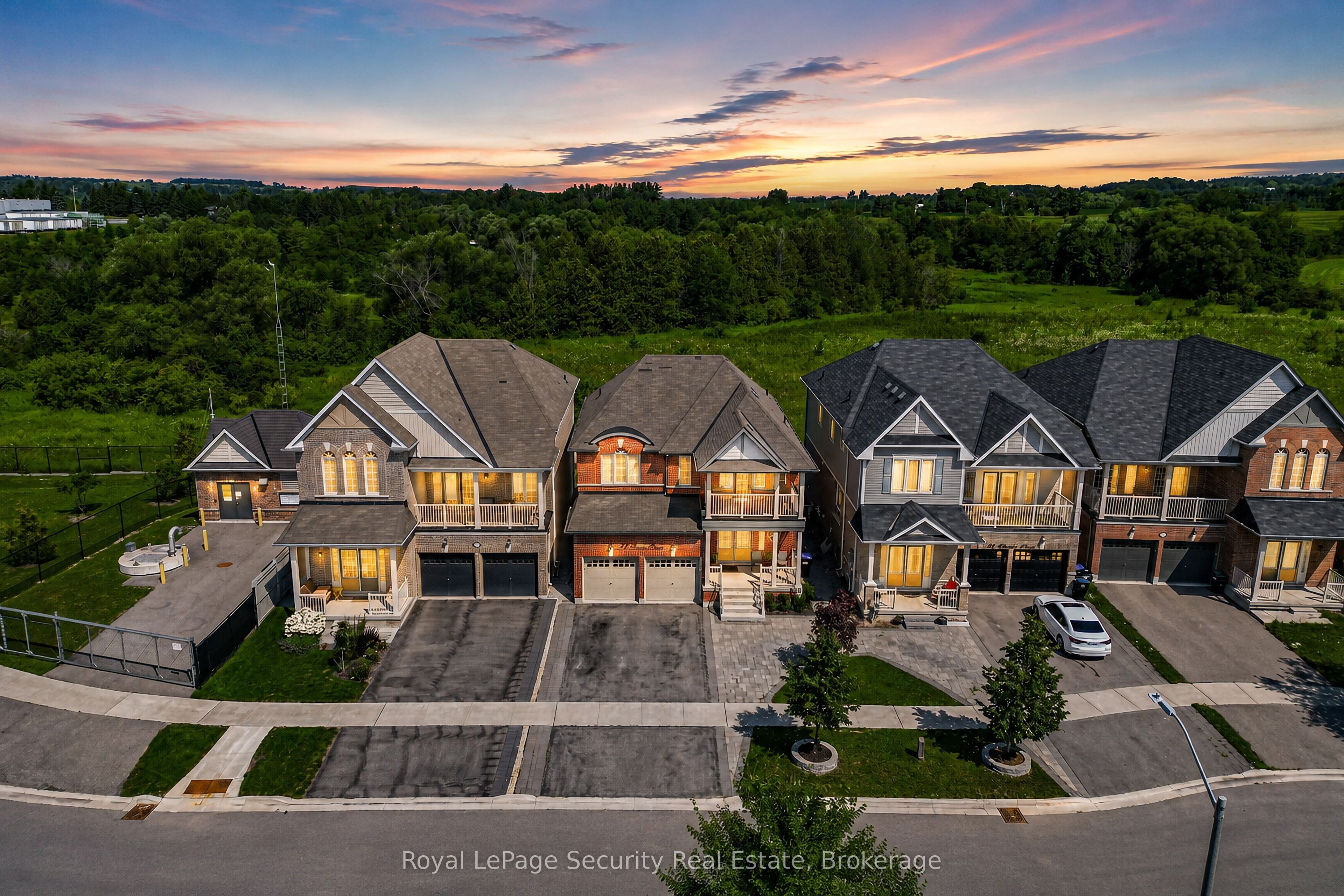 77 Pierce Place, New Tecumseth, On L0g 1w0
