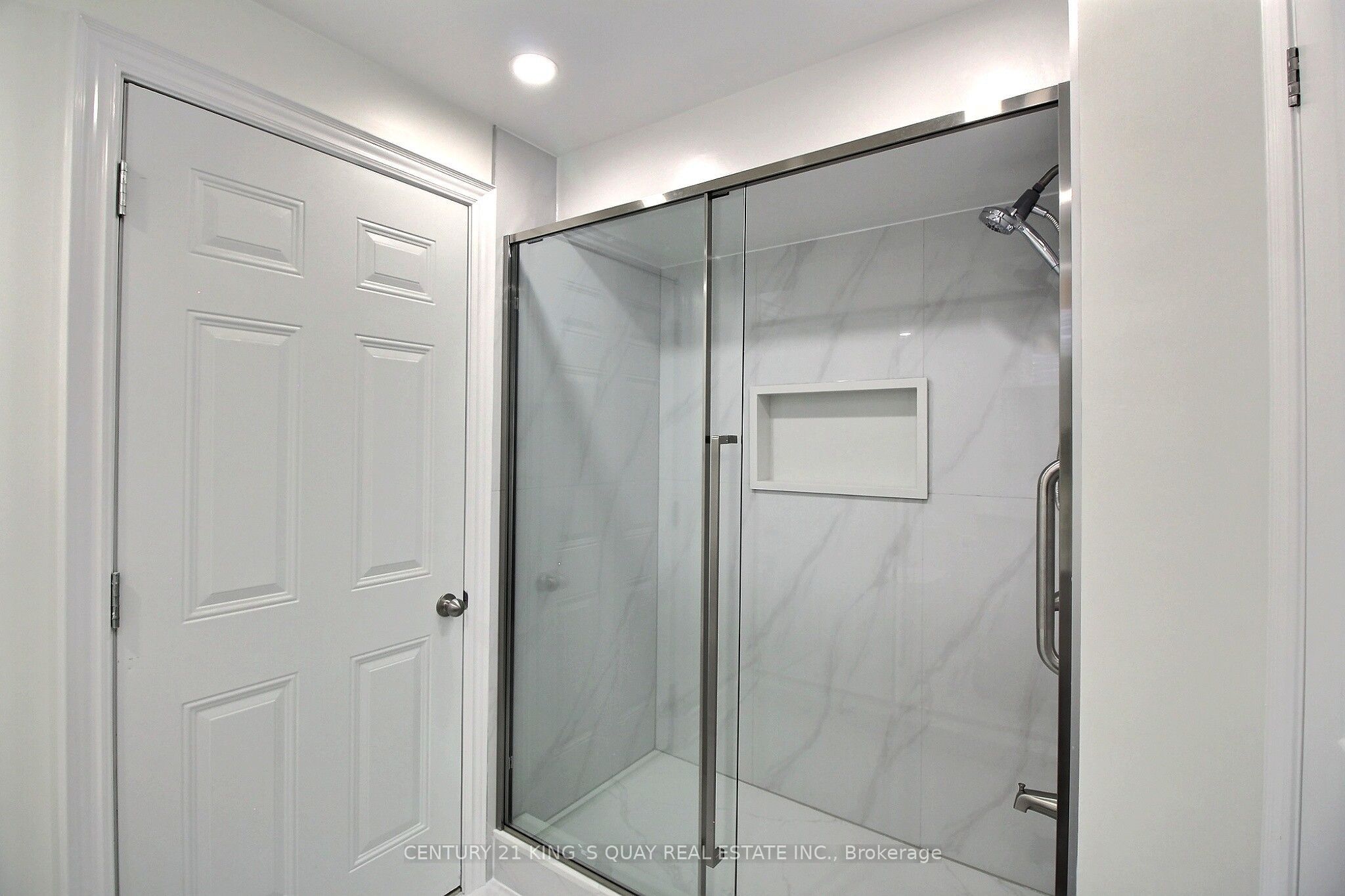 245 Ben Sinclair Avenue Basement, East Gwillimbury, On L9n 0z1