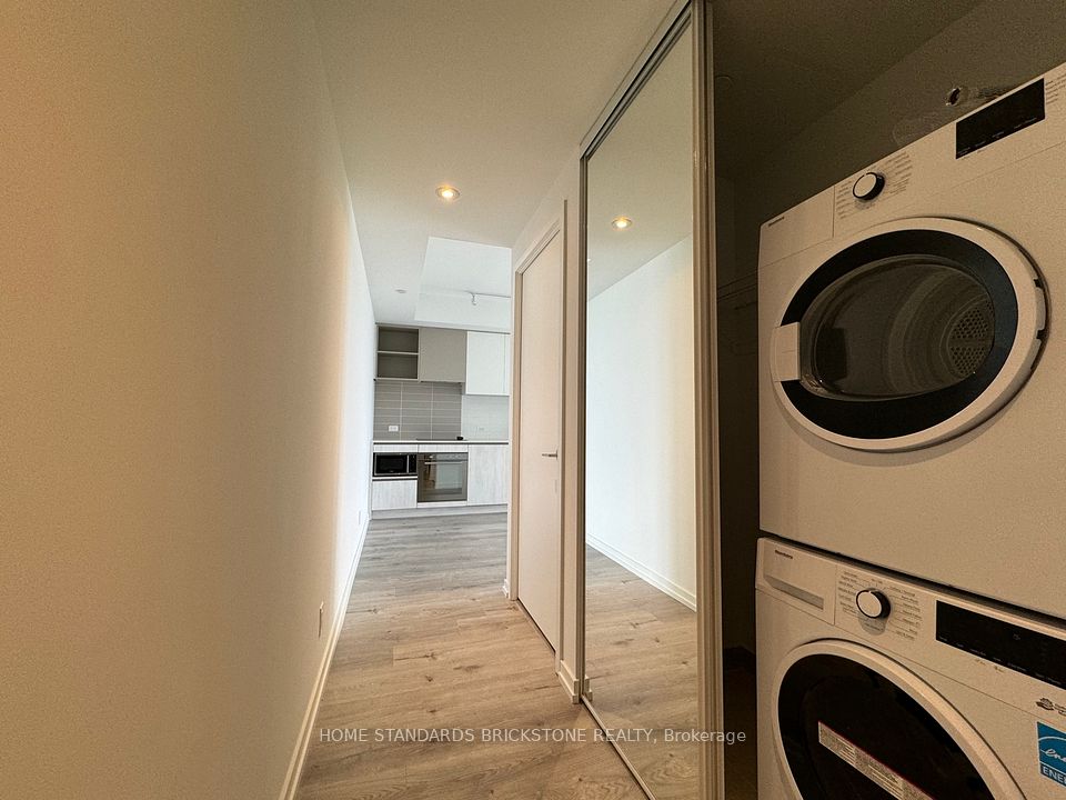 7890 Jane Street 5501, Vaughan, On L4k 0k9
