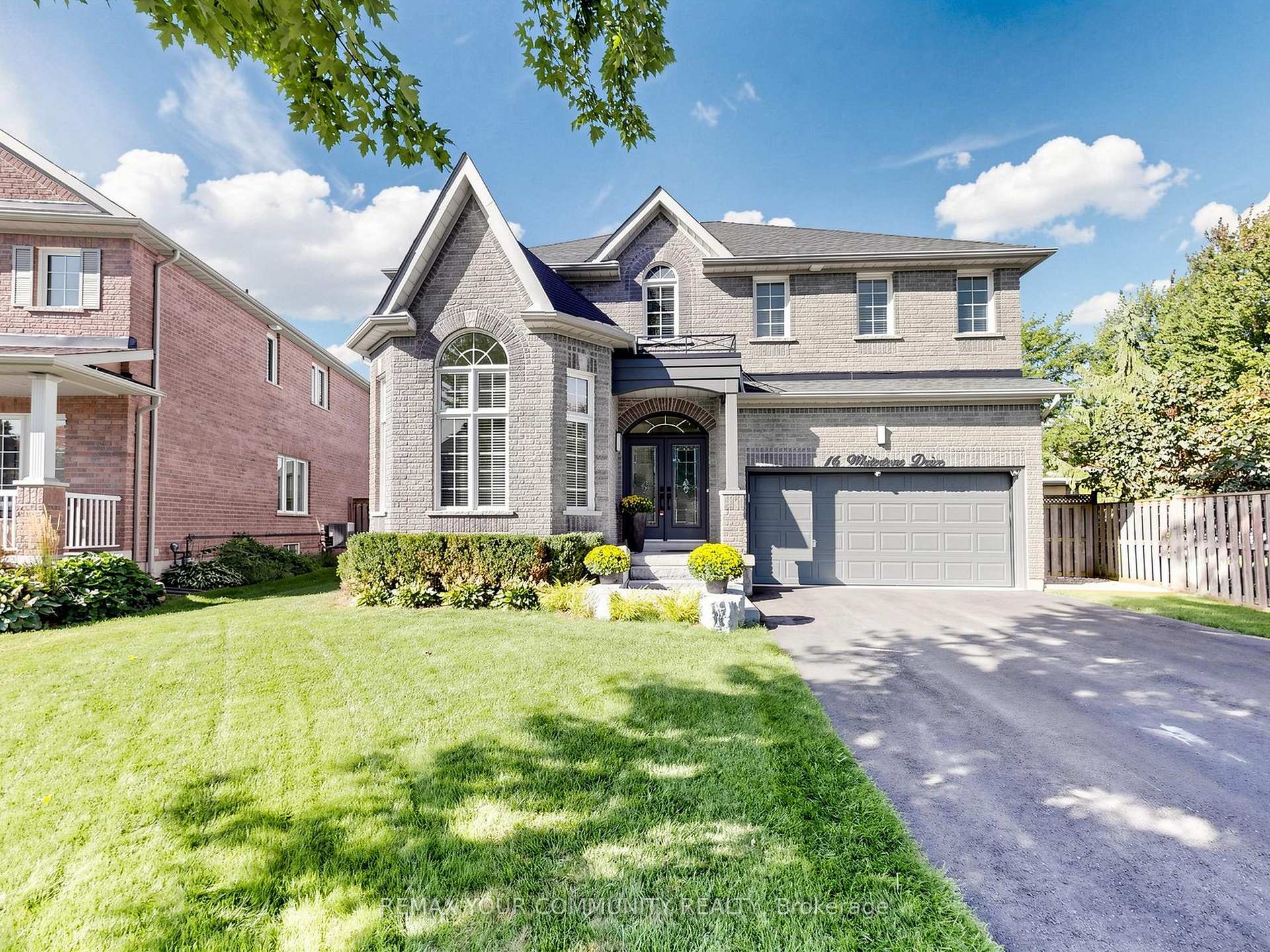 16 Whitestone Drive, Georgina, On L4p 0a3