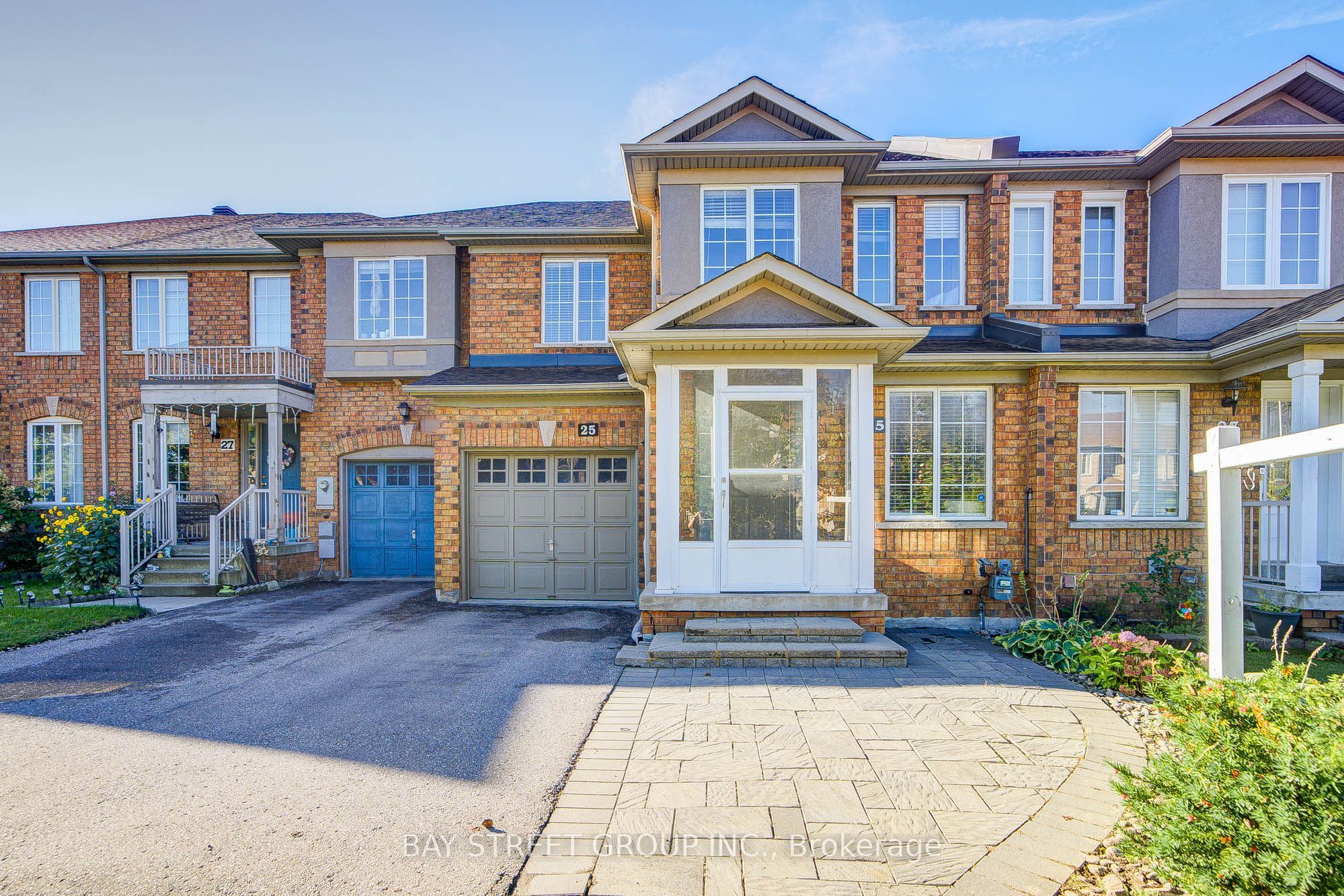 25 Waterton Crescent, Richmond Hill, On L4b 4l7