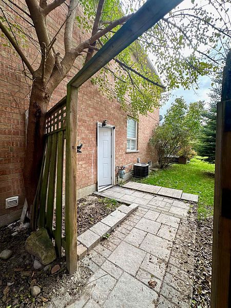 97 Long Point Drive Basement, Richmond Hill, On L4e 3z7