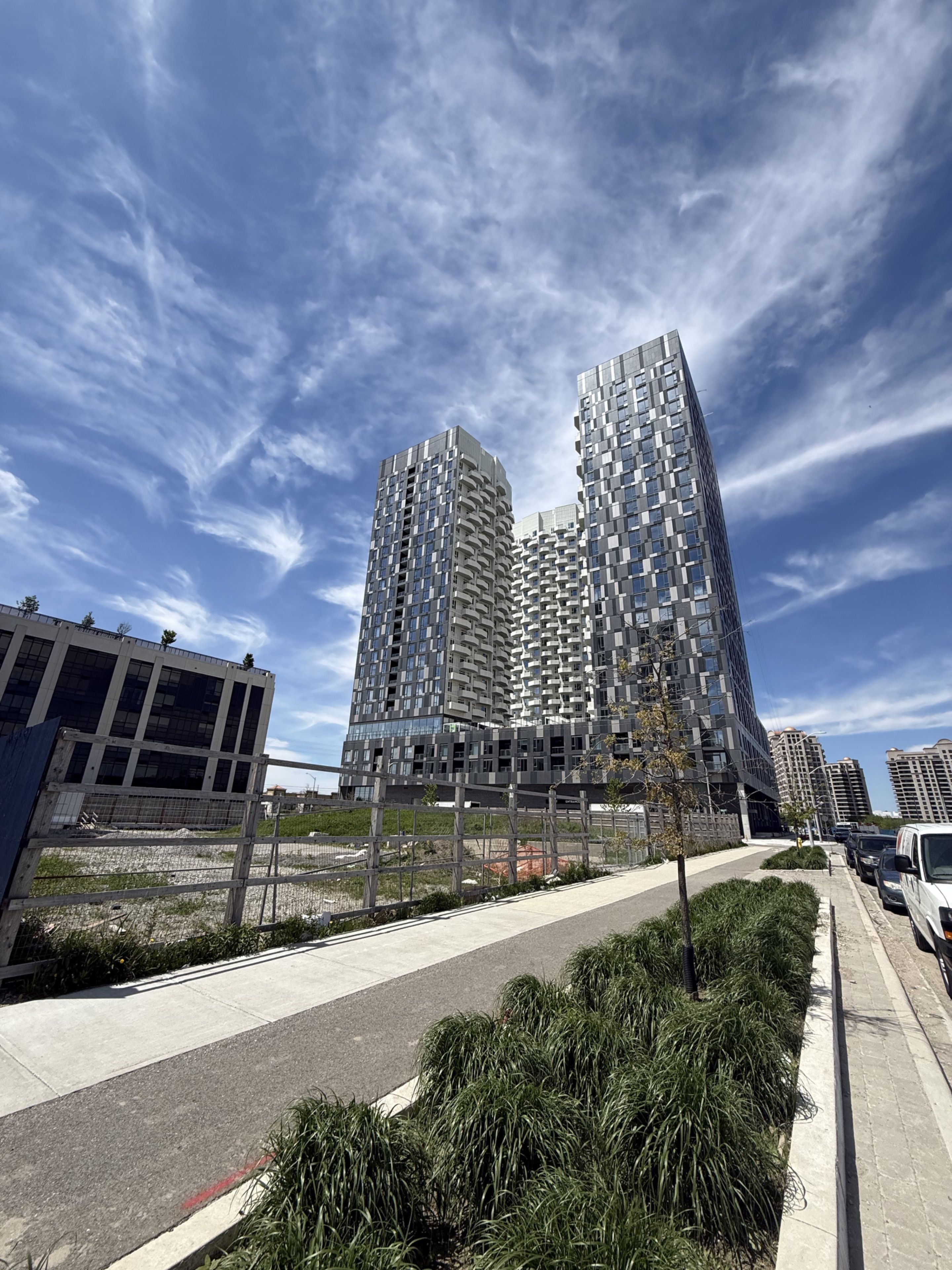 474 Caldari Road 1202, Vaughan, On L4k 0r5