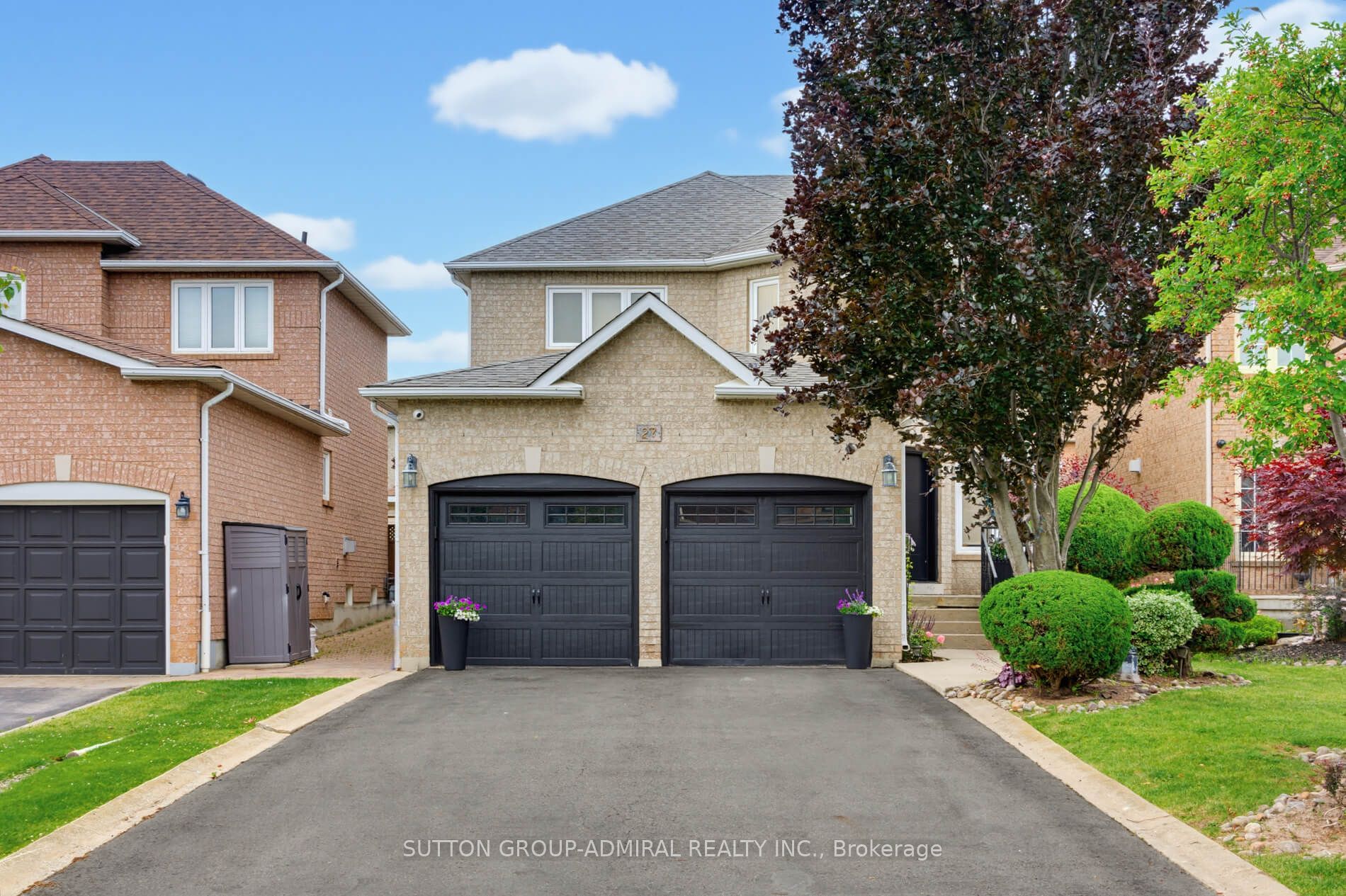 27 Pine Hollow Crescent, Vaughan, On L6a 2l6
