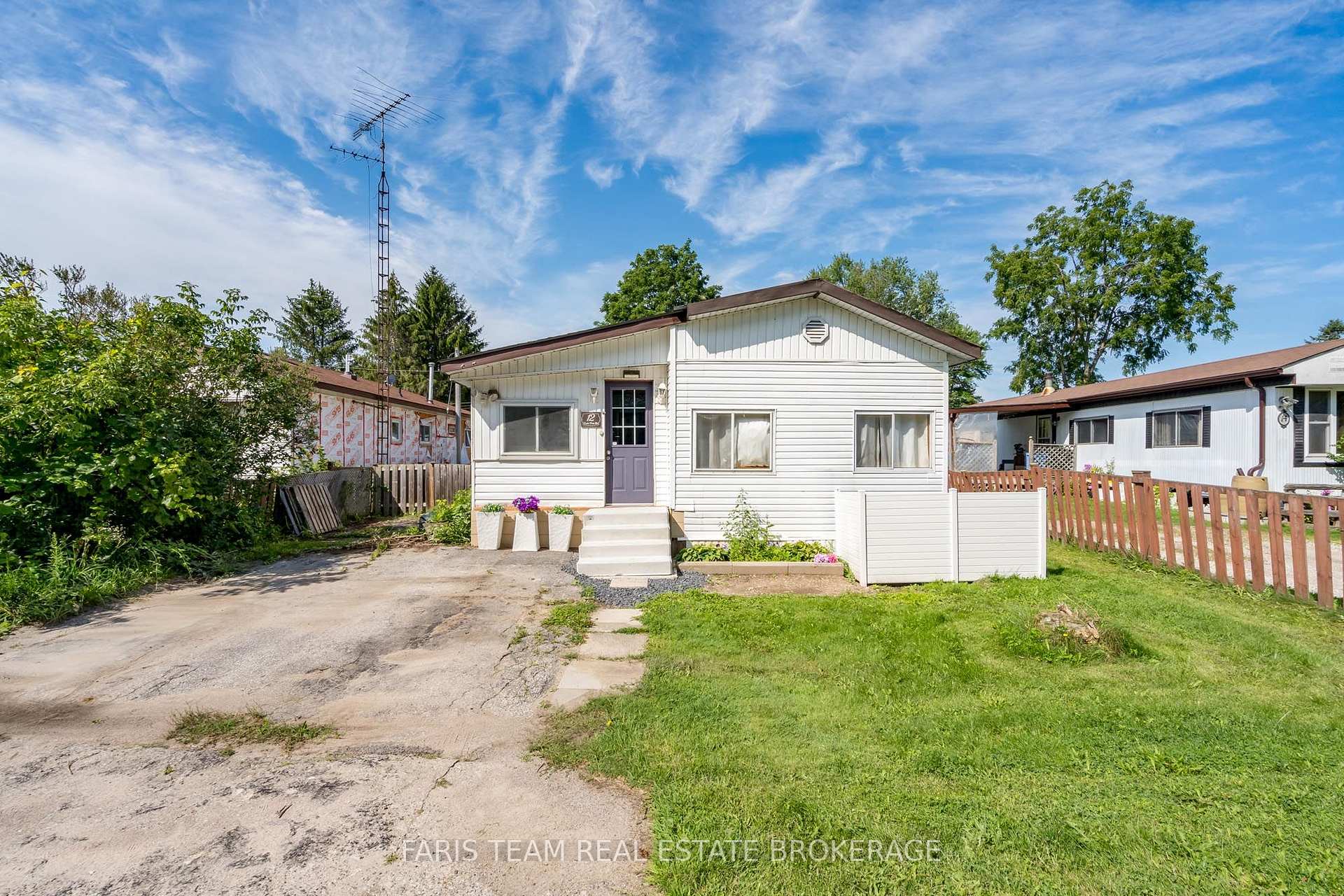 12 Centre Park Road, Essa, On L0m 1b1
