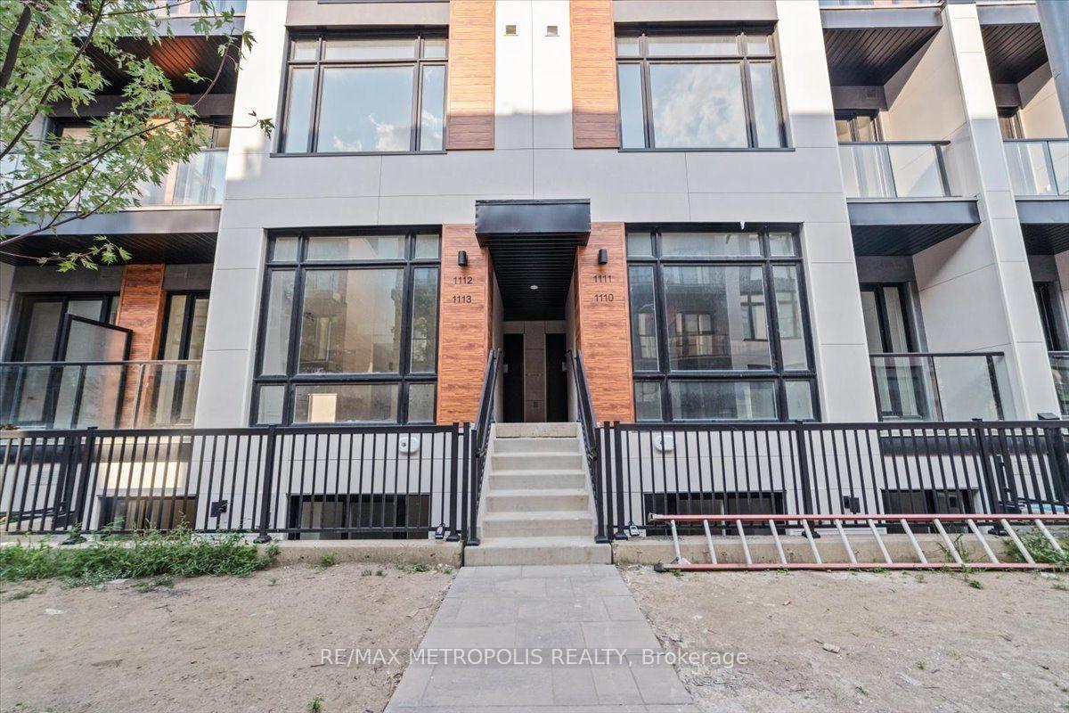 12 David Eyer Road 1113, Richmond Hill, On L4s 0n4