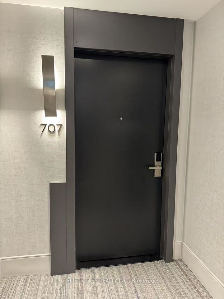 38 Water Walk Drive 707, Markham, On L3r 6m8