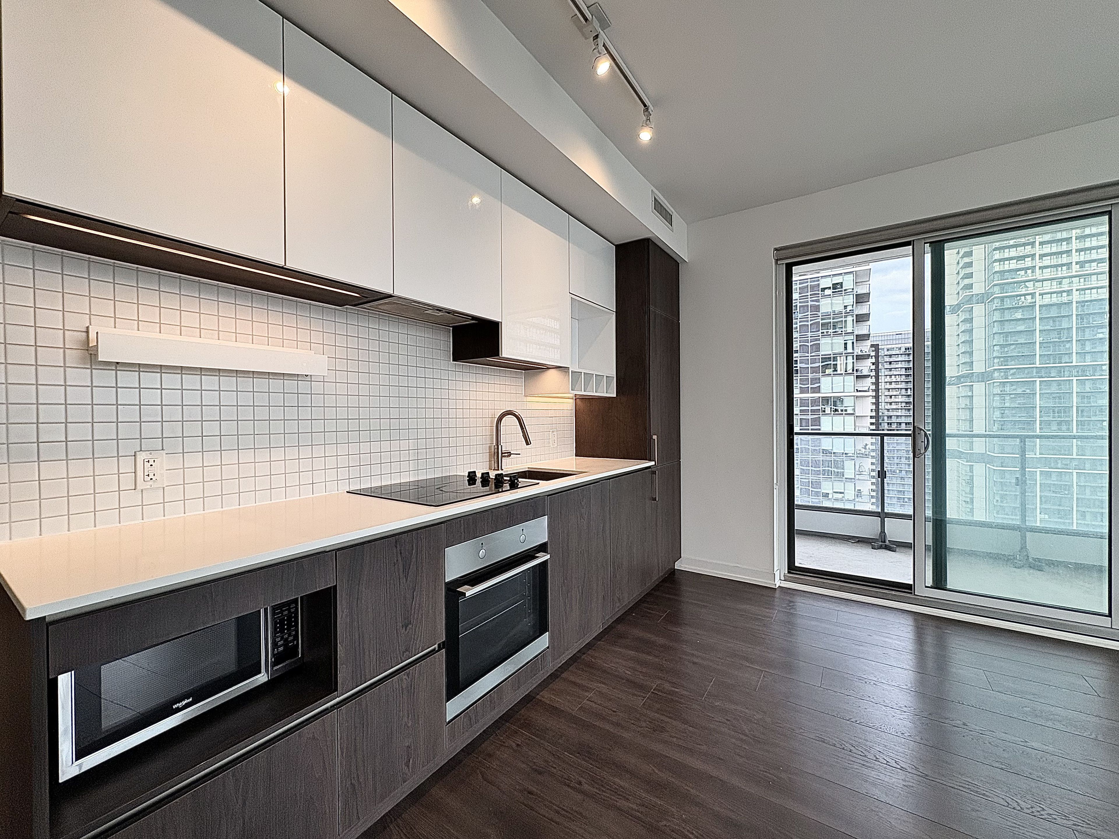 950 Portage Parkway 3006, Vaughan, On L4k 0j7
